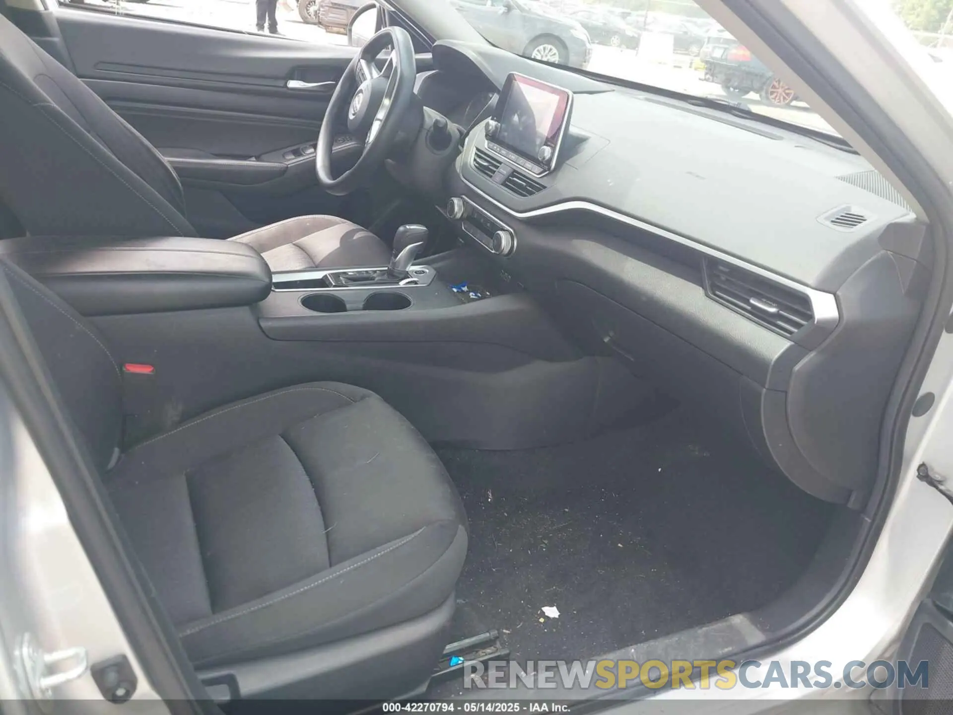 5 Photograph of a damaged car 1N4BL4BV9KC244995 NISSAN ALTIMA 2019