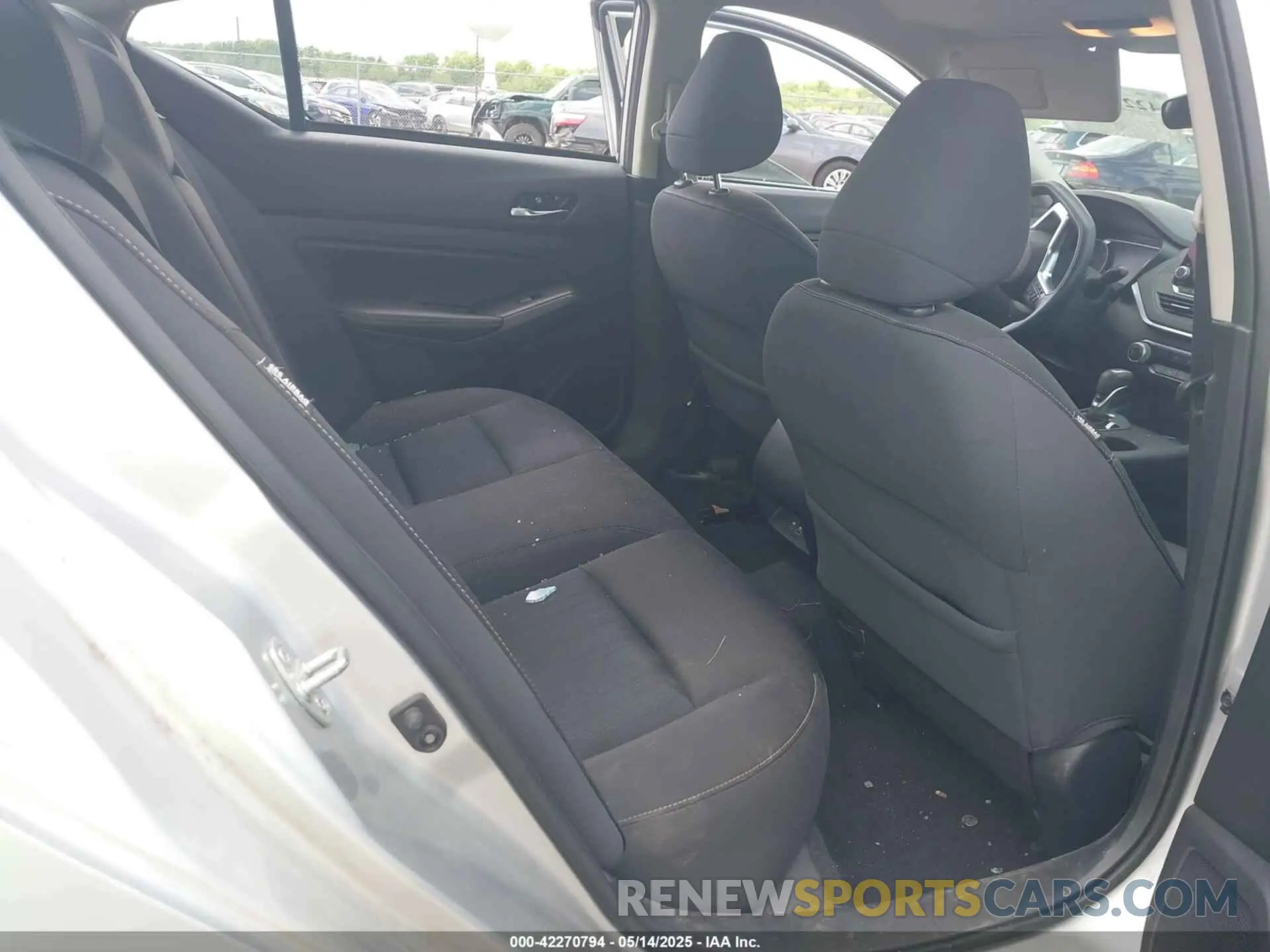 8 Photograph of a damaged car 1N4BL4BV9KC244995 NISSAN ALTIMA 2019