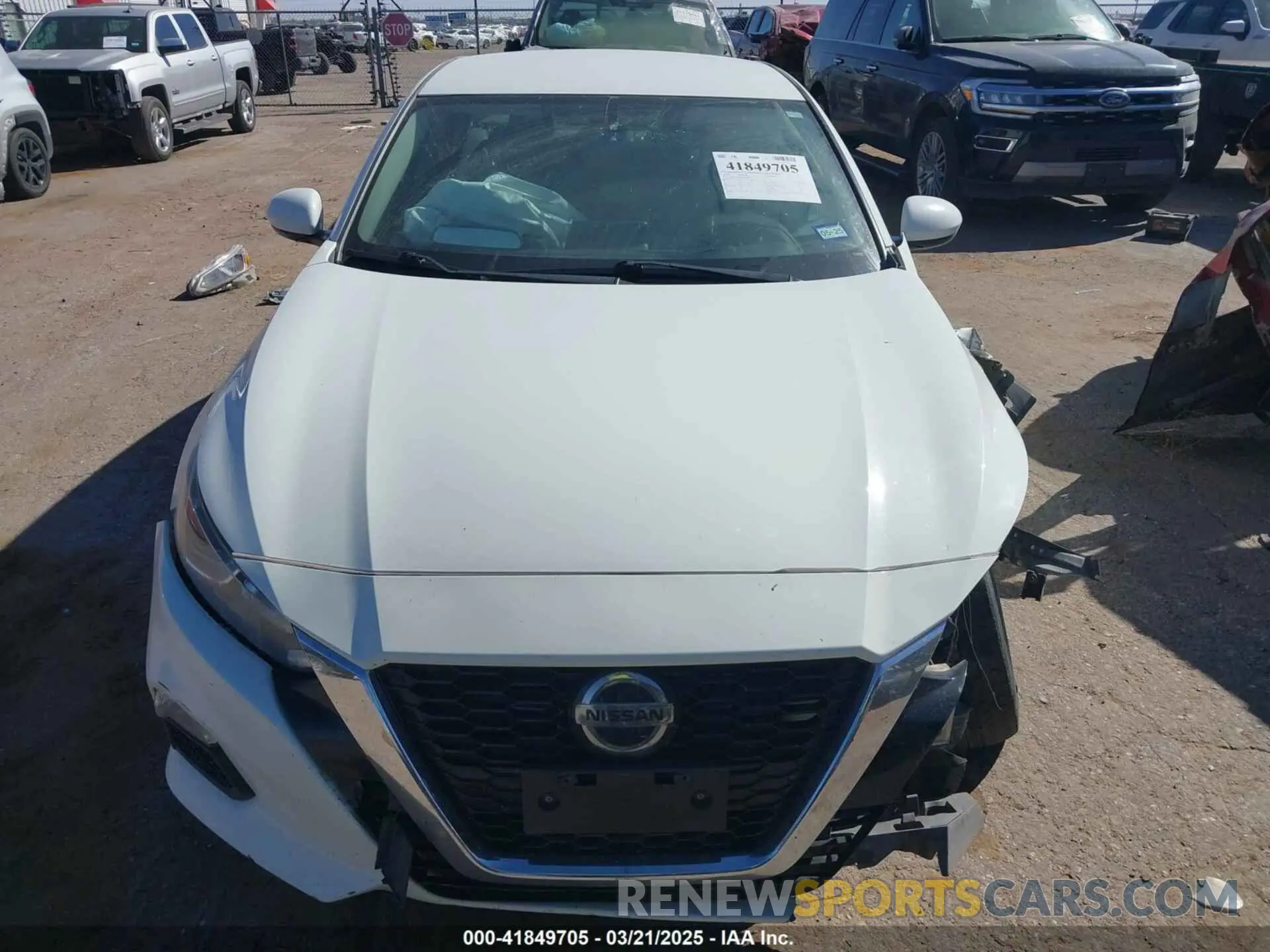 13 Photograph of a damaged car 1N4BL4BV9KC253602 NISSAN ALTIMA 2019