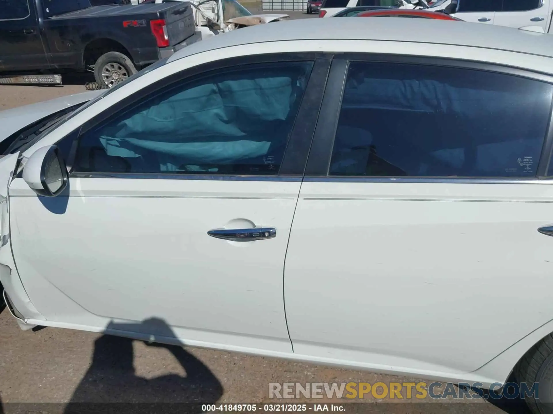 15 Photograph of a damaged car 1N4BL4BV9KC253602 NISSAN ALTIMA 2019