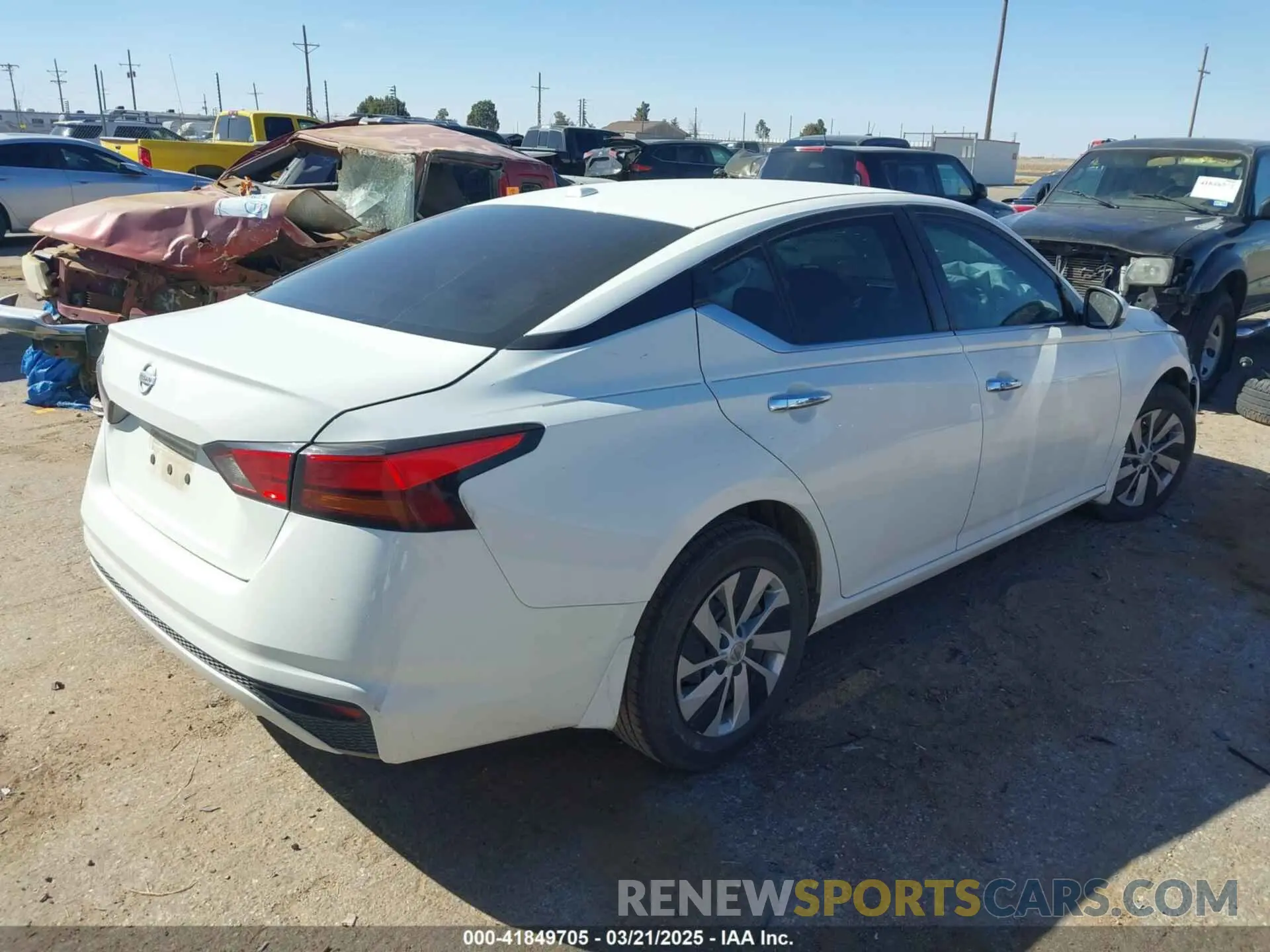 4 Photograph of a damaged car 1N4BL4BV9KC253602 NISSAN ALTIMA 2019