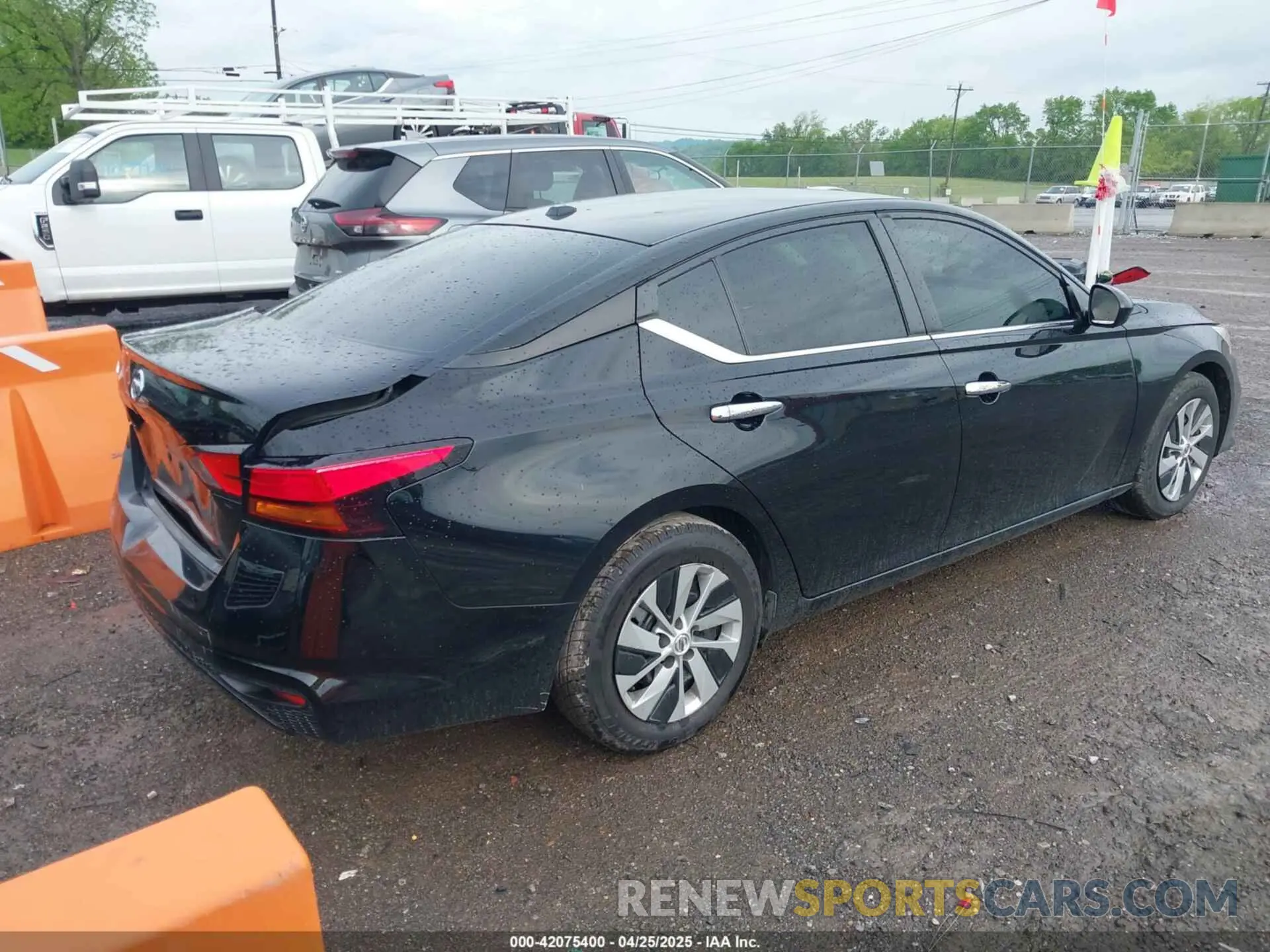 4 Photograph of a damaged car 1N4BL4BV9KC254569 NISSAN ALTIMA 2019