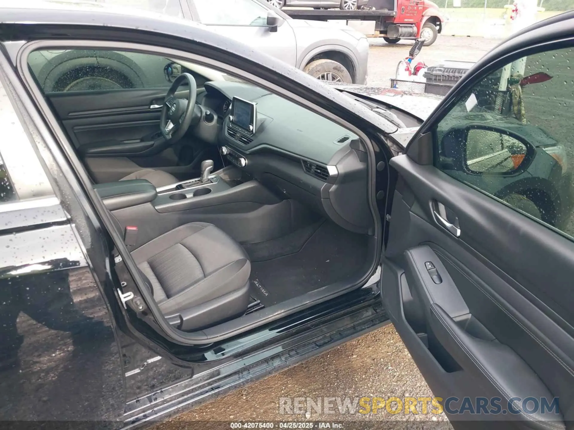 5 Photograph of a damaged car 1N4BL4BV9KC254569 NISSAN ALTIMA 2019