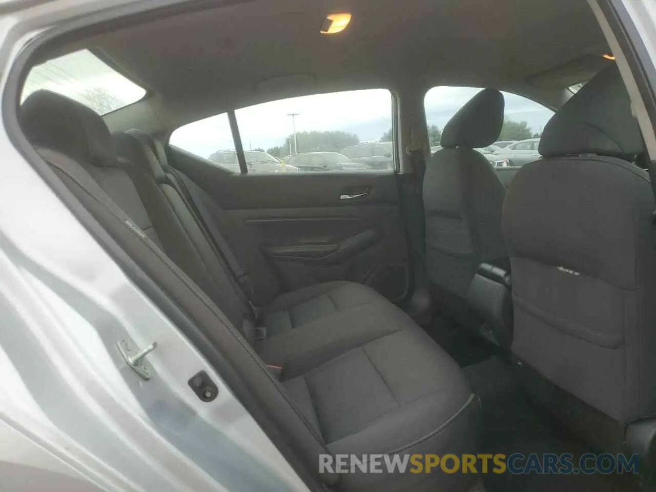 10 Photograph of a damaged car 1N4BL4BV9KN308098 NISSAN ALTIMA 2019