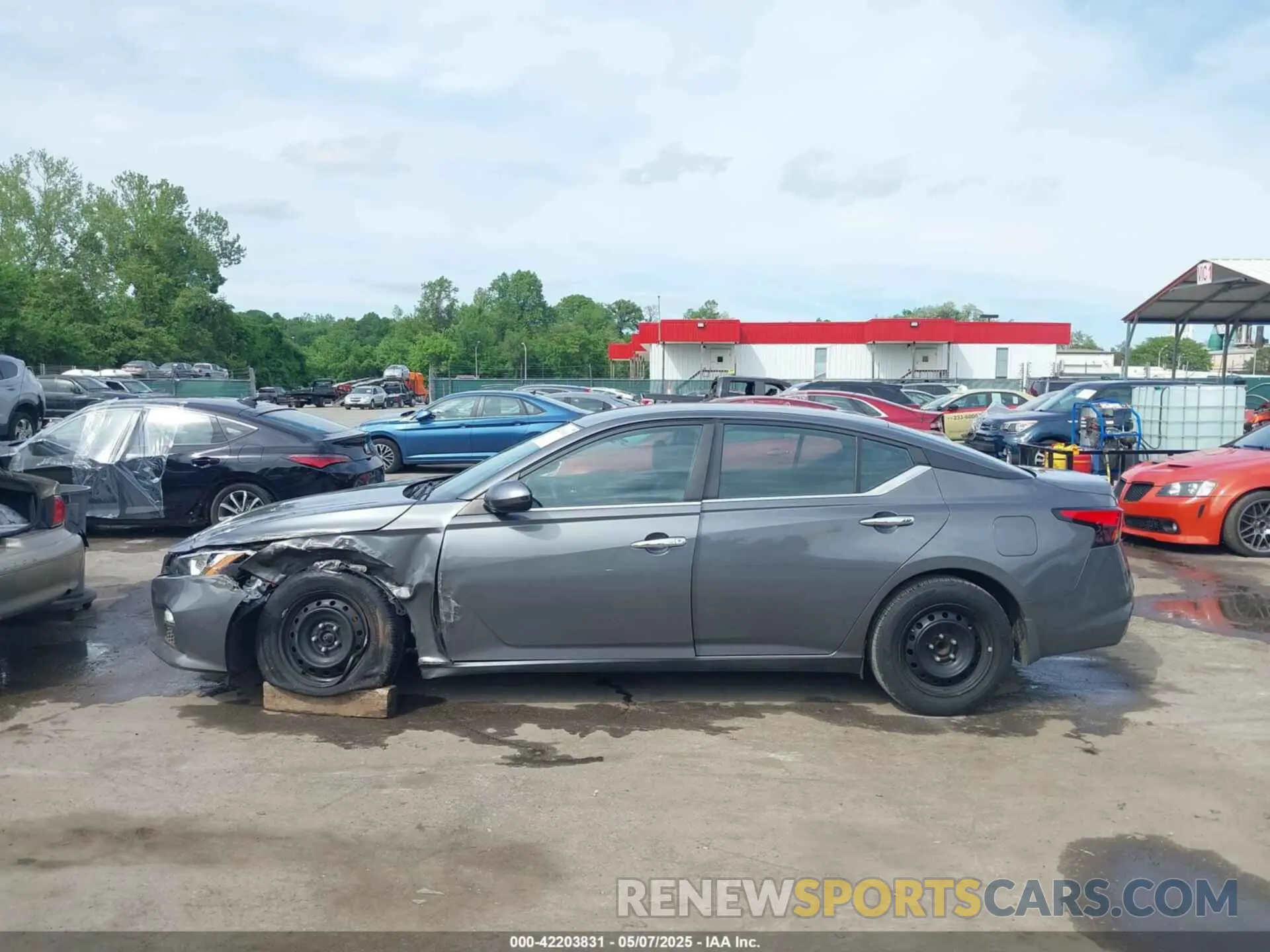 14 Photograph of a damaged car 1N4BL4BV9KN324253 NISSAN ALTIMA 2019