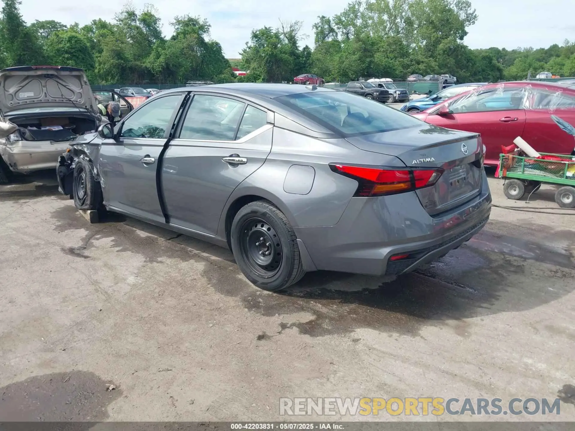 3 Photograph of a damaged car 1N4BL4BV9KN324253 NISSAN ALTIMA 2019