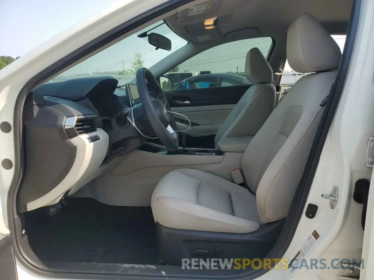 7 Photograph of a damaged car 1N4BL4BVXKC103045 NISSAN ALTIMA 2019