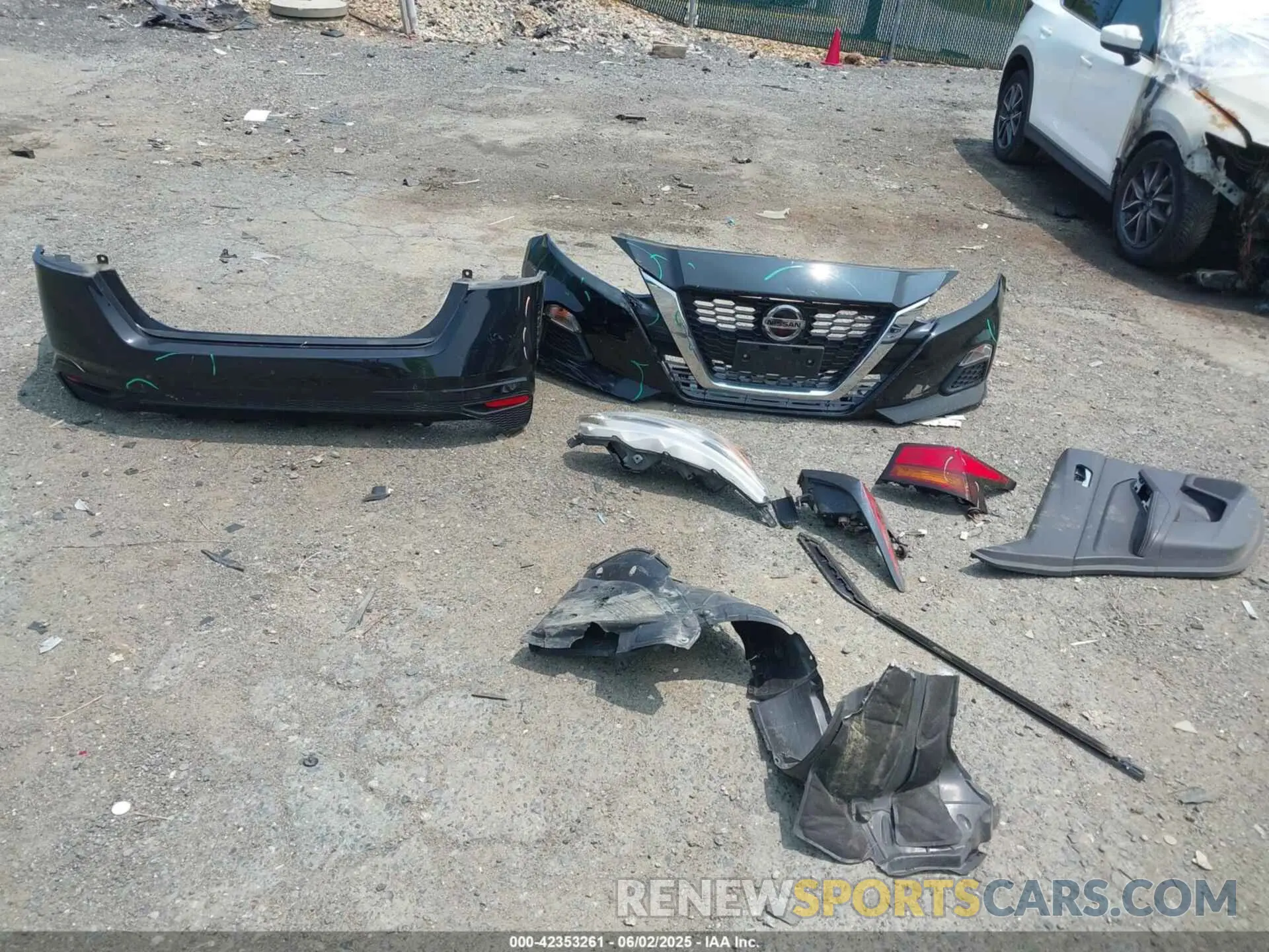 12 Photograph of a damaged car 1N4BL4BVXKC103689 NISSAN ALTIMA 2019