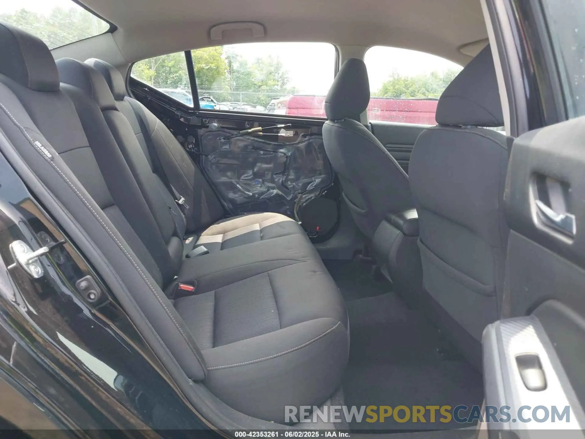 8 Photograph of a damaged car 1N4BL4BVXKC103689 NISSAN ALTIMA 2019