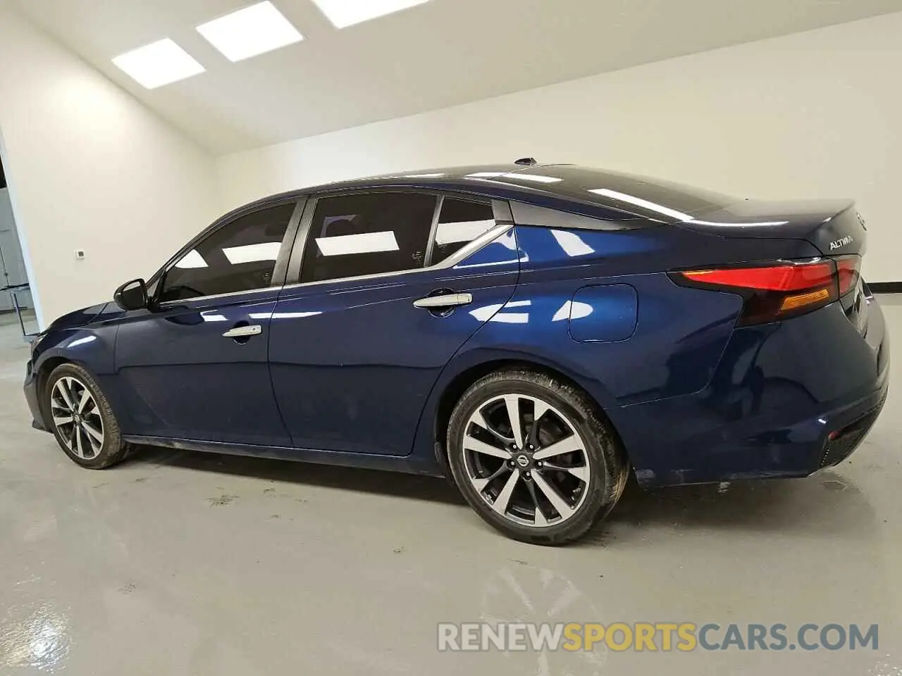 2 Photograph of a damaged car 1N4BL4BVXKC132187 NISSAN ALTIMA 2019