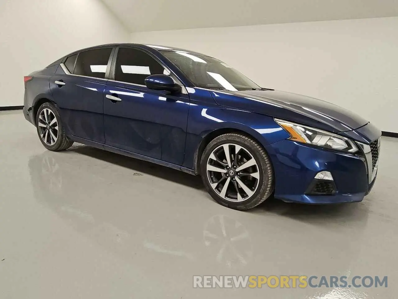 4 Photograph of a damaged car 1N4BL4BVXKC132187 NISSAN ALTIMA 2019