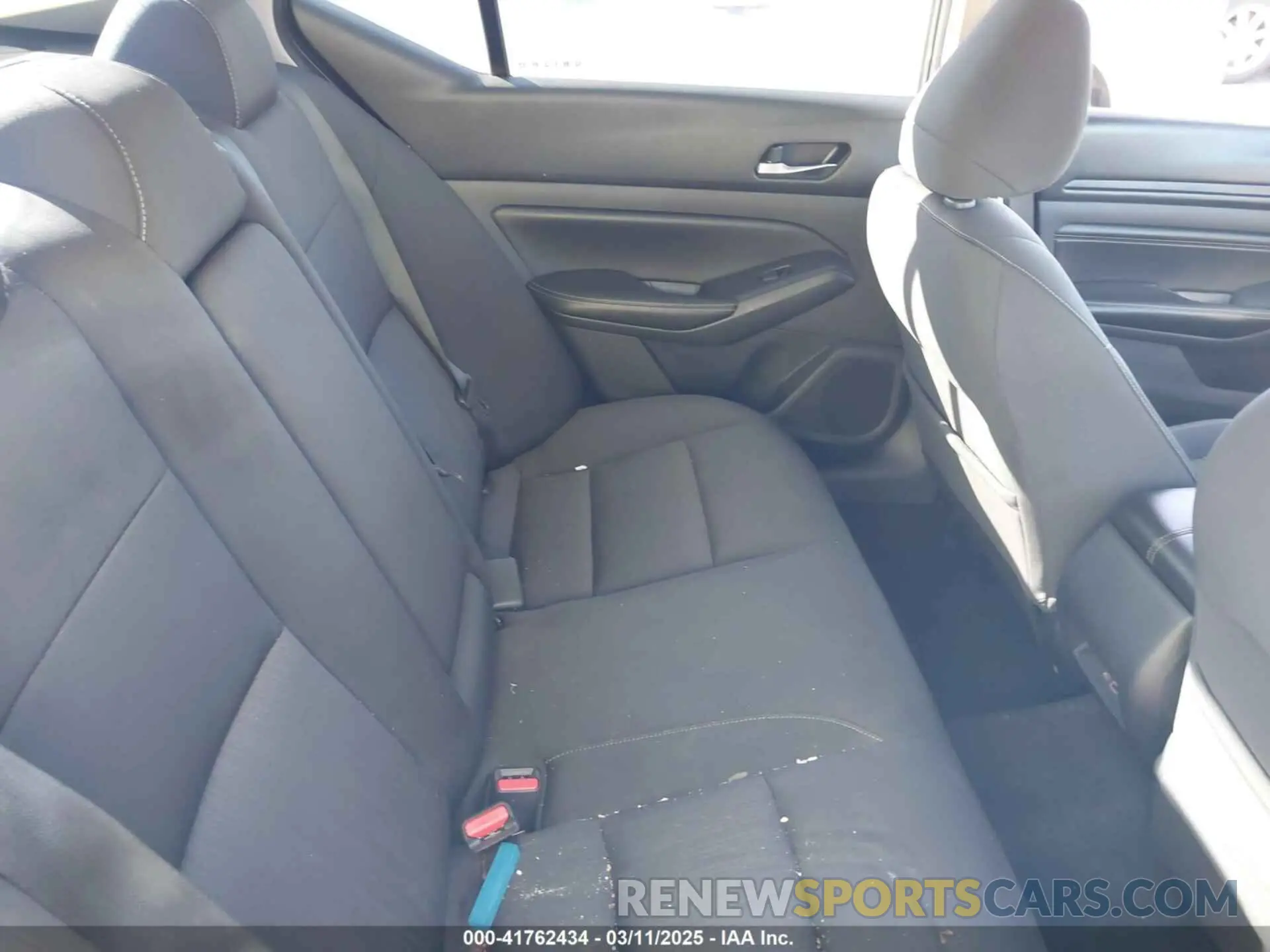 8 Photograph of a damaged car 1N4BL4BVXKC166923 NISSAN ALTIMA 2019