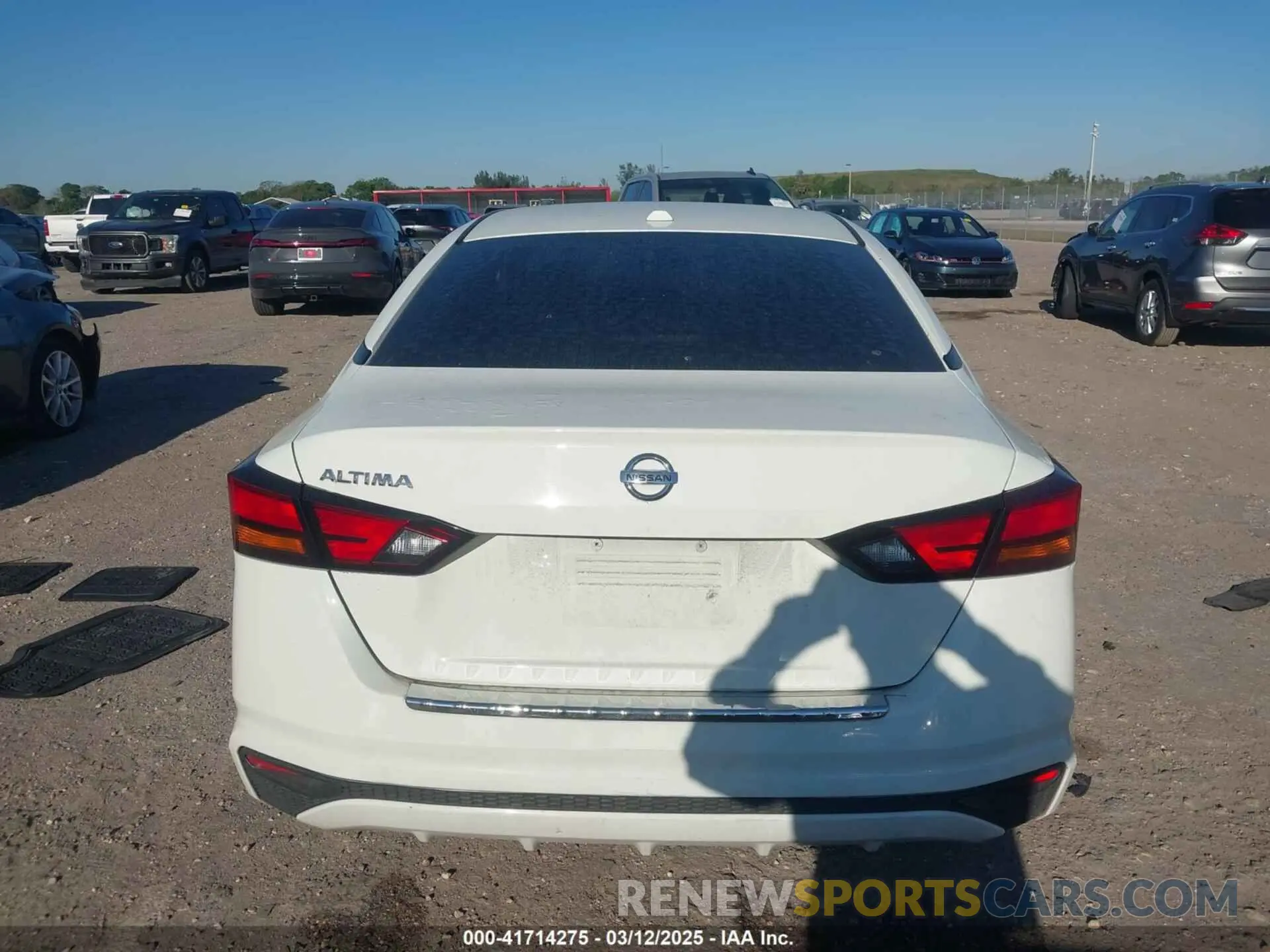 16 Photograph of a damaged car 1N4BL4BVXKC188940 NISSAN ALTIMA 2019