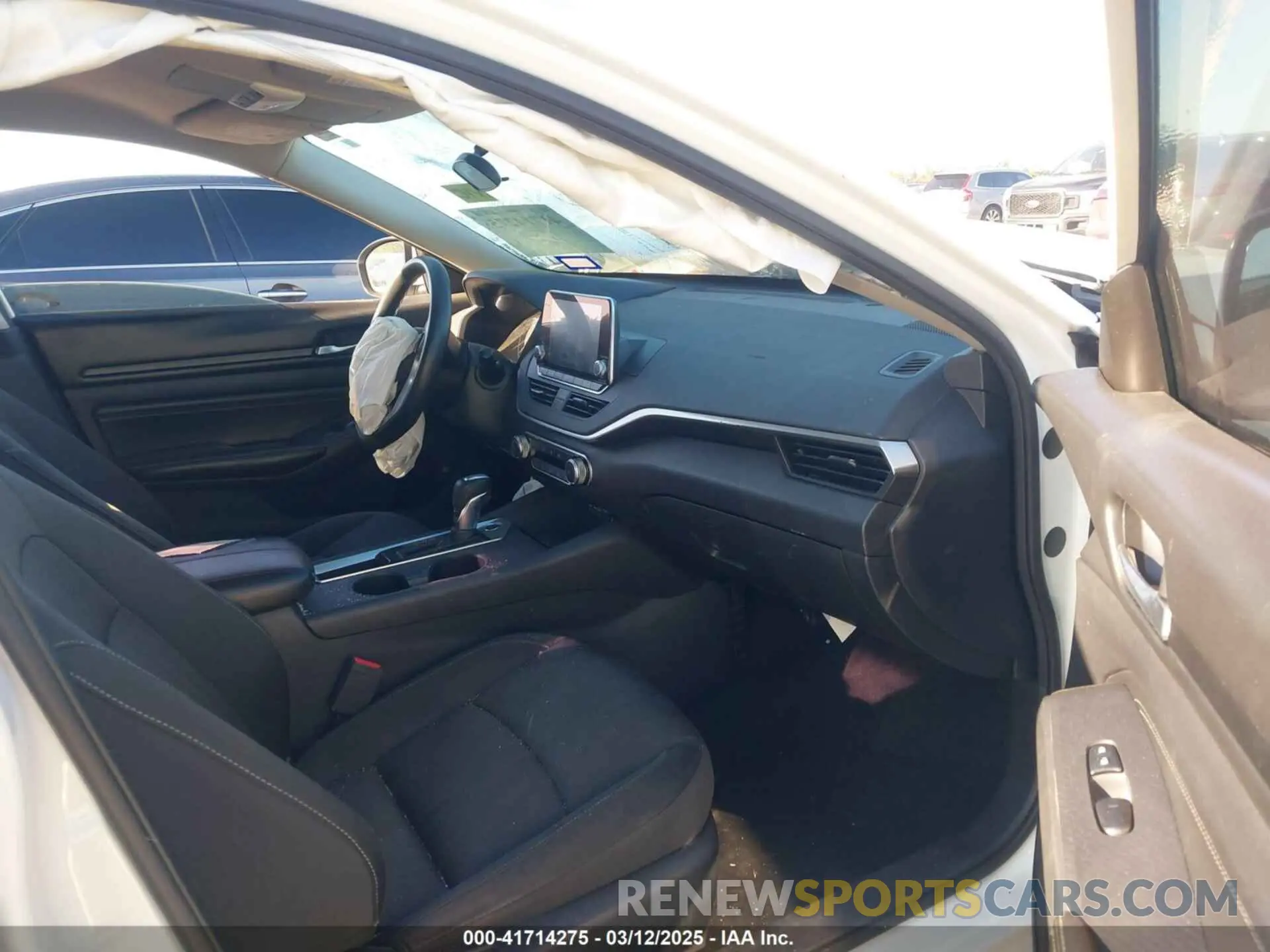5 Photograph of a damaged car 1N4BL4BVXKC188940 NISSAN ALTIMA 2019