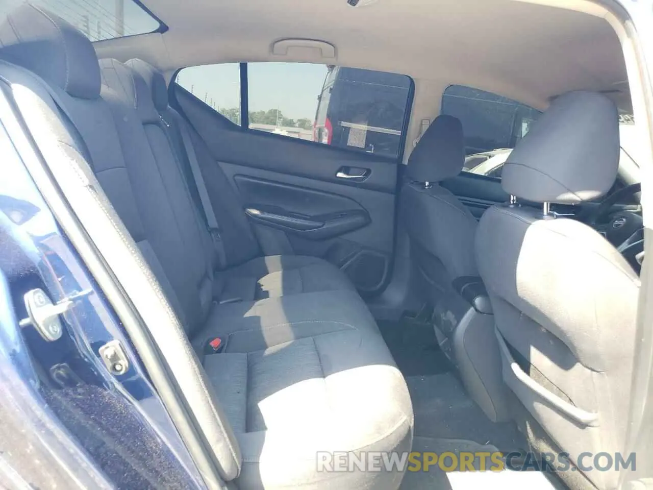 10 Photograph of a damaged car 1N4BL4BVXKC200682 NISSAN ALTIMA 2019