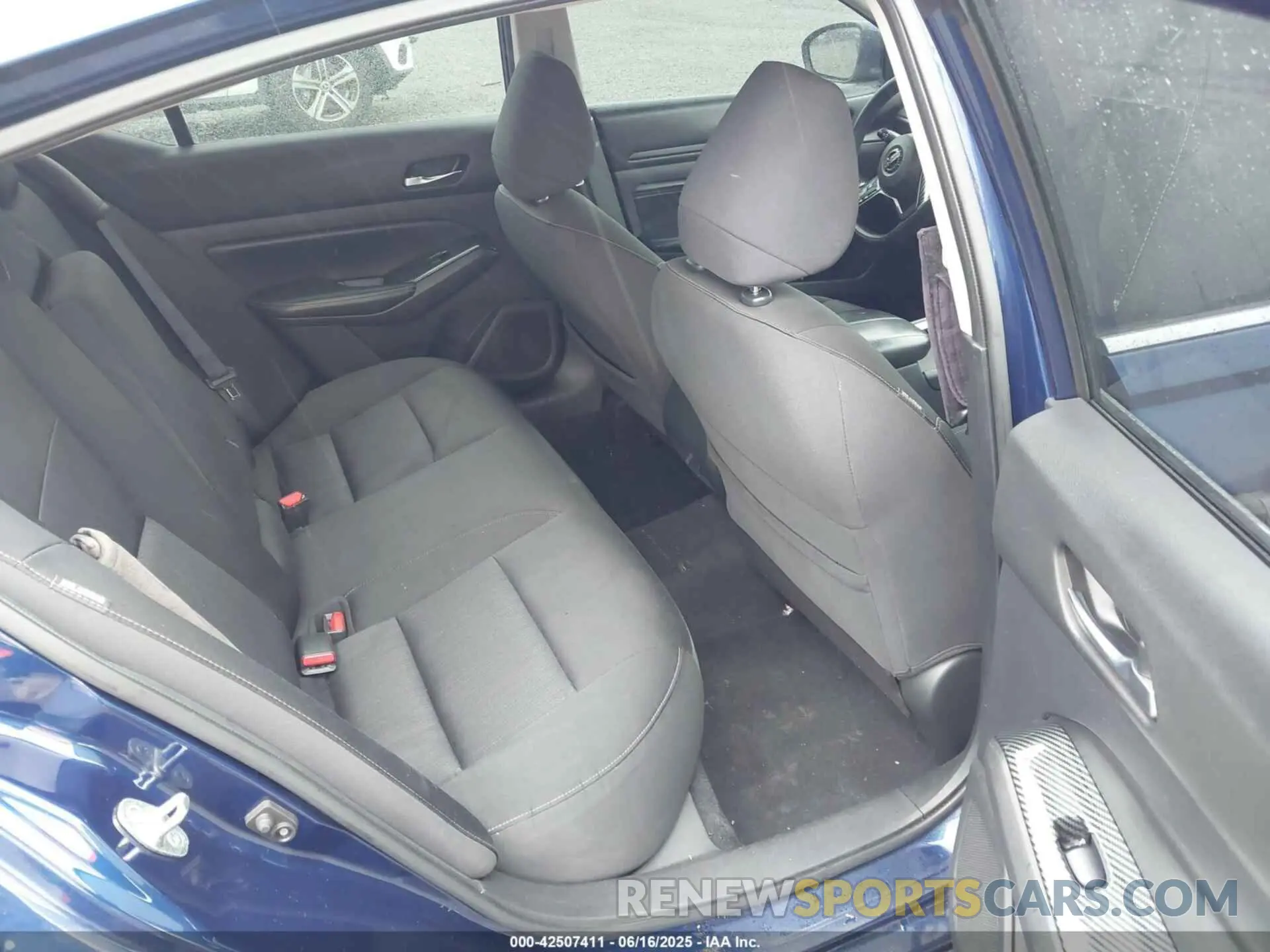 8 Photograph of a damaged car 1N4BL4BVXKC200875 NISSAN ALTIMA 2019