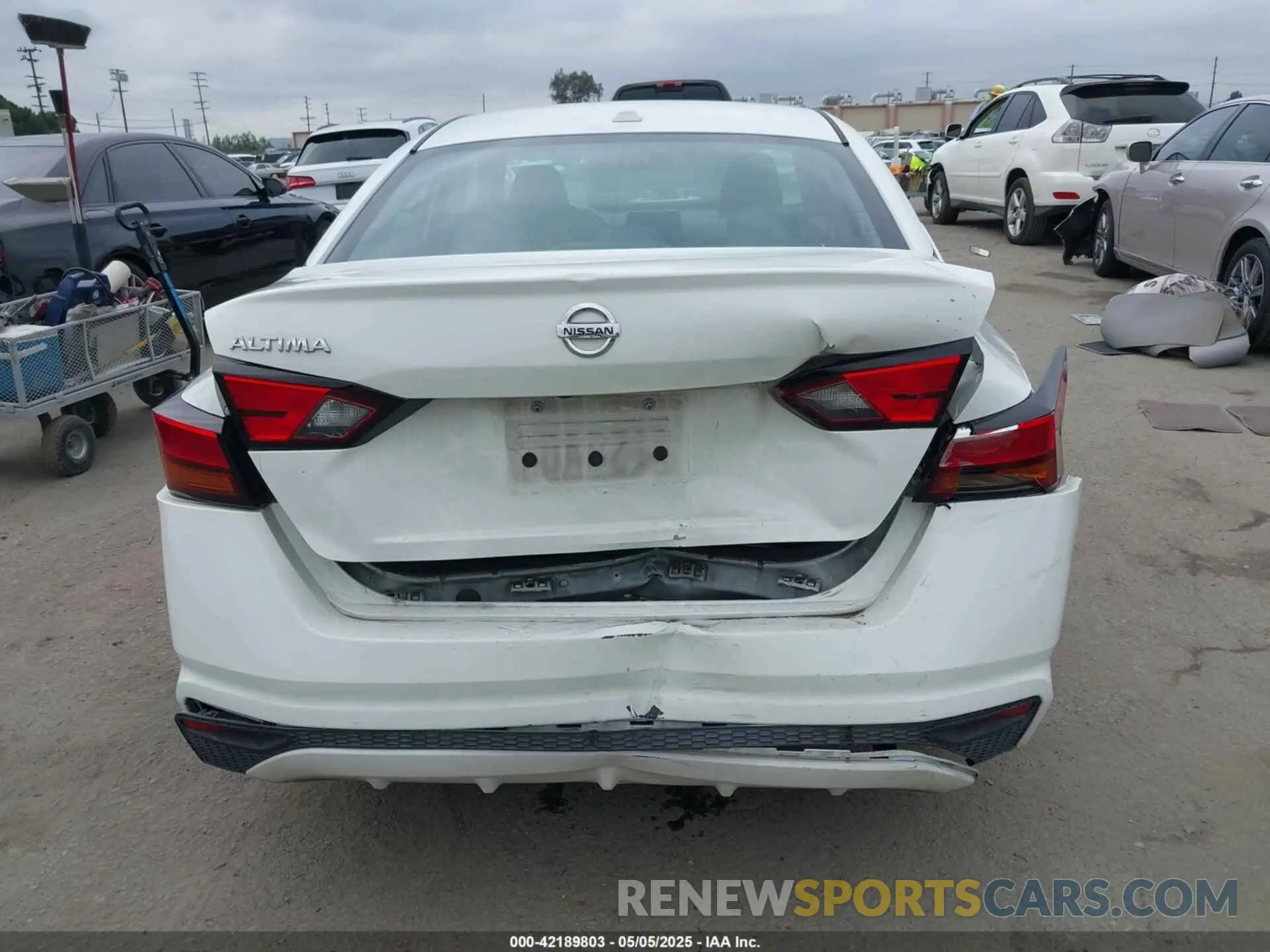16 Photograph of a damaged car 1N4BL4BVXKC225422 NISSAN ALTIMA 2019