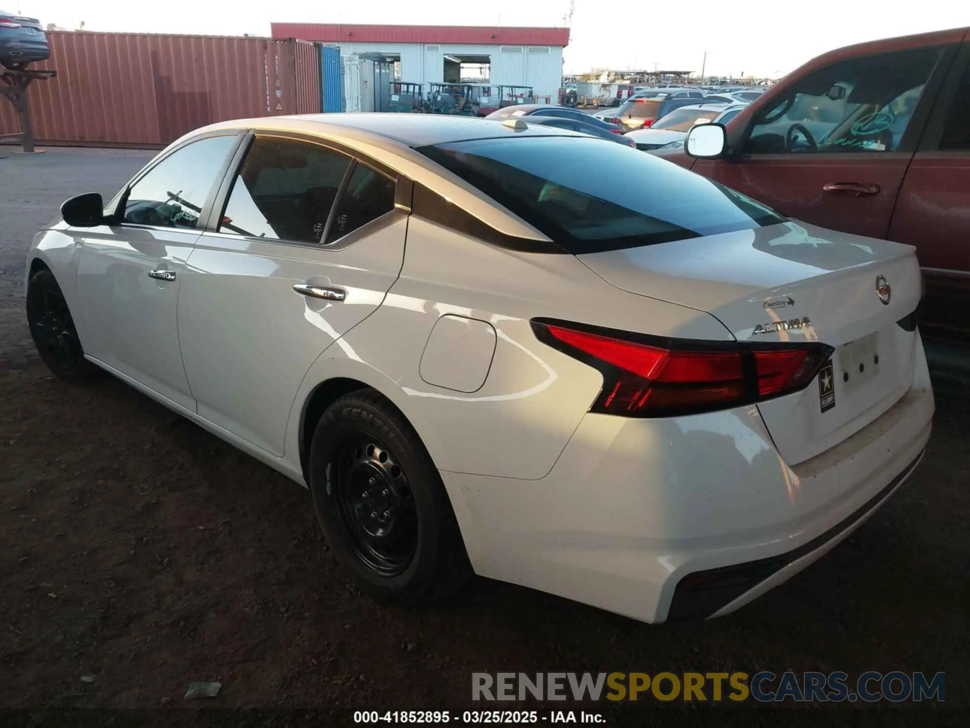3 Photograph of a damaged car 1N4BL4BVXKC229082 NISSAN ALTIMA 2019