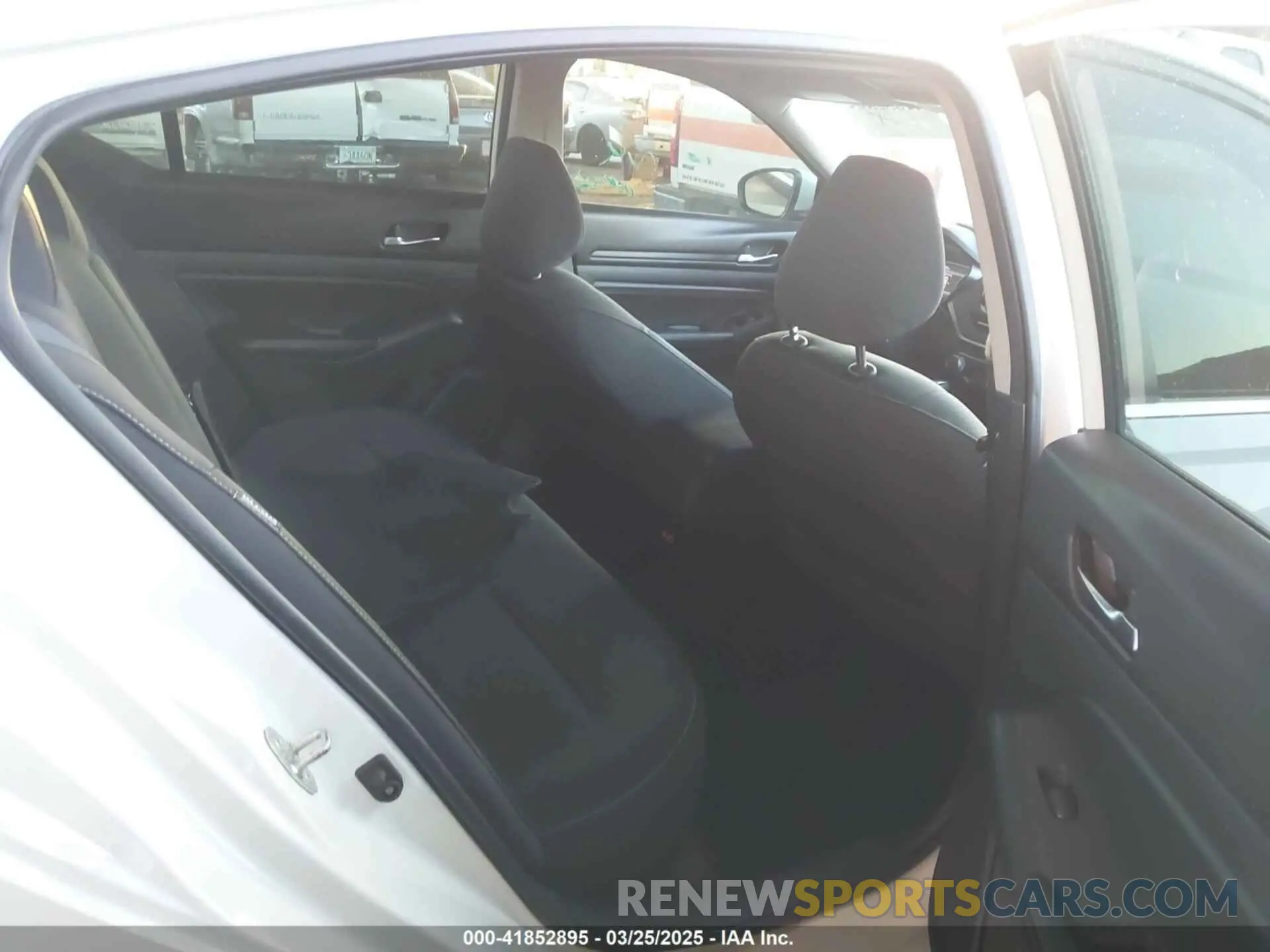 8 Photograph of a damaged car 1N4BL4BVXKC229082 NISSAN ALTIMA 2019