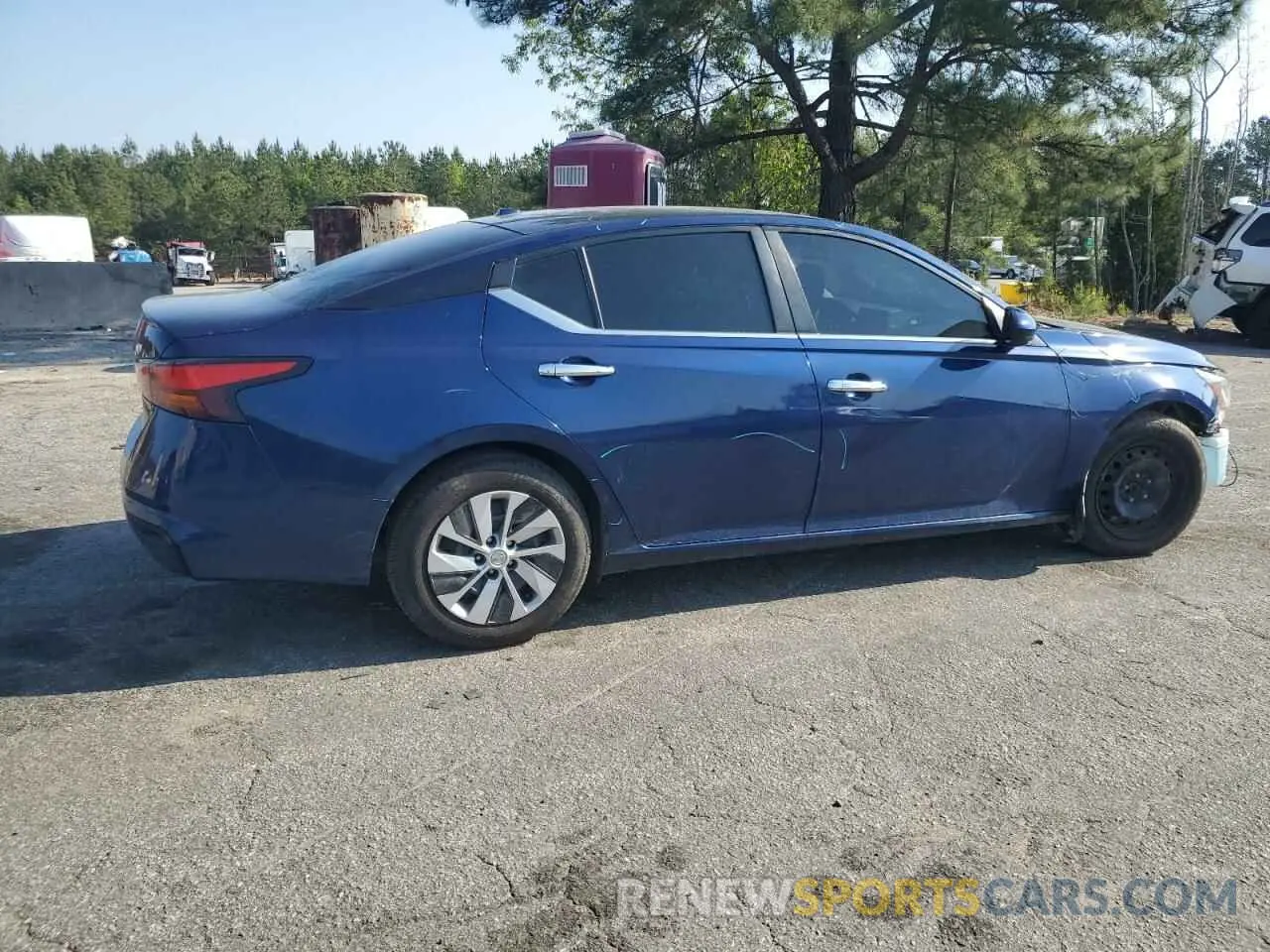 3 Photograph of a damaged car 1N4BL4BVXKC231138 NISSAN ALTIMA 2019