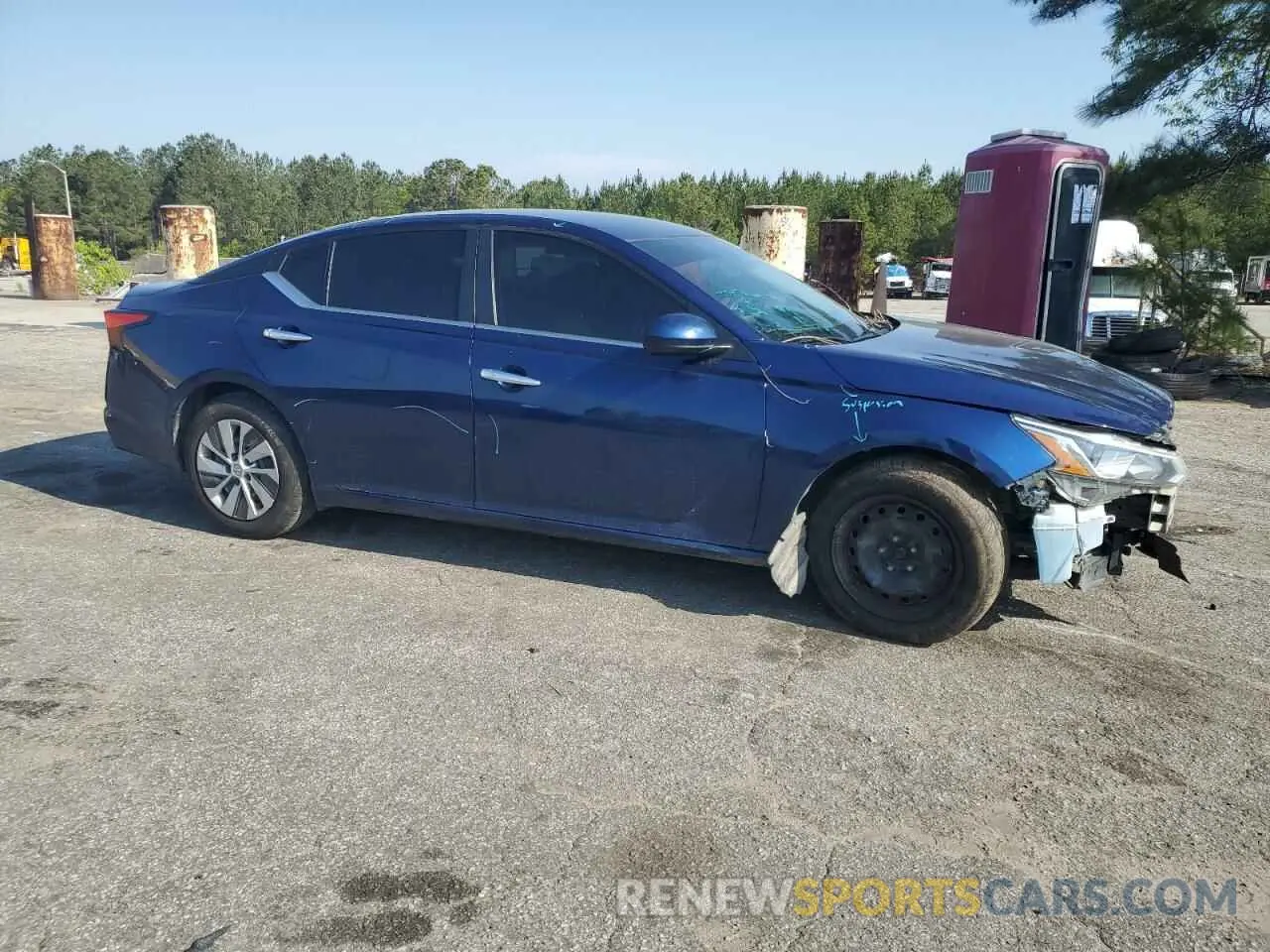4 Photograph of a damaged car 1N4BL4BVXKC231138 NISSAN ALTIMA 2019