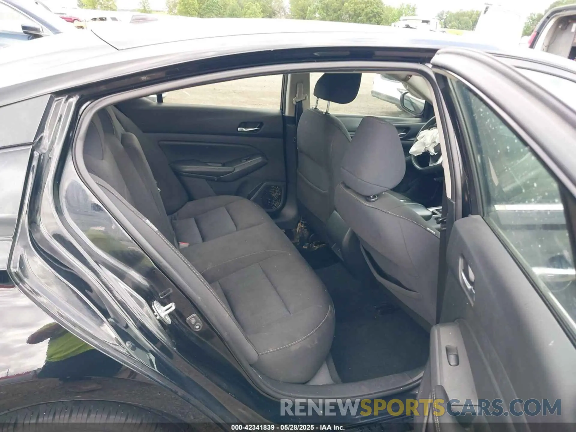 8 Photograph of a damaged car 1N4BL4BVXKC231544 NISSAN ALTIMA 2019
