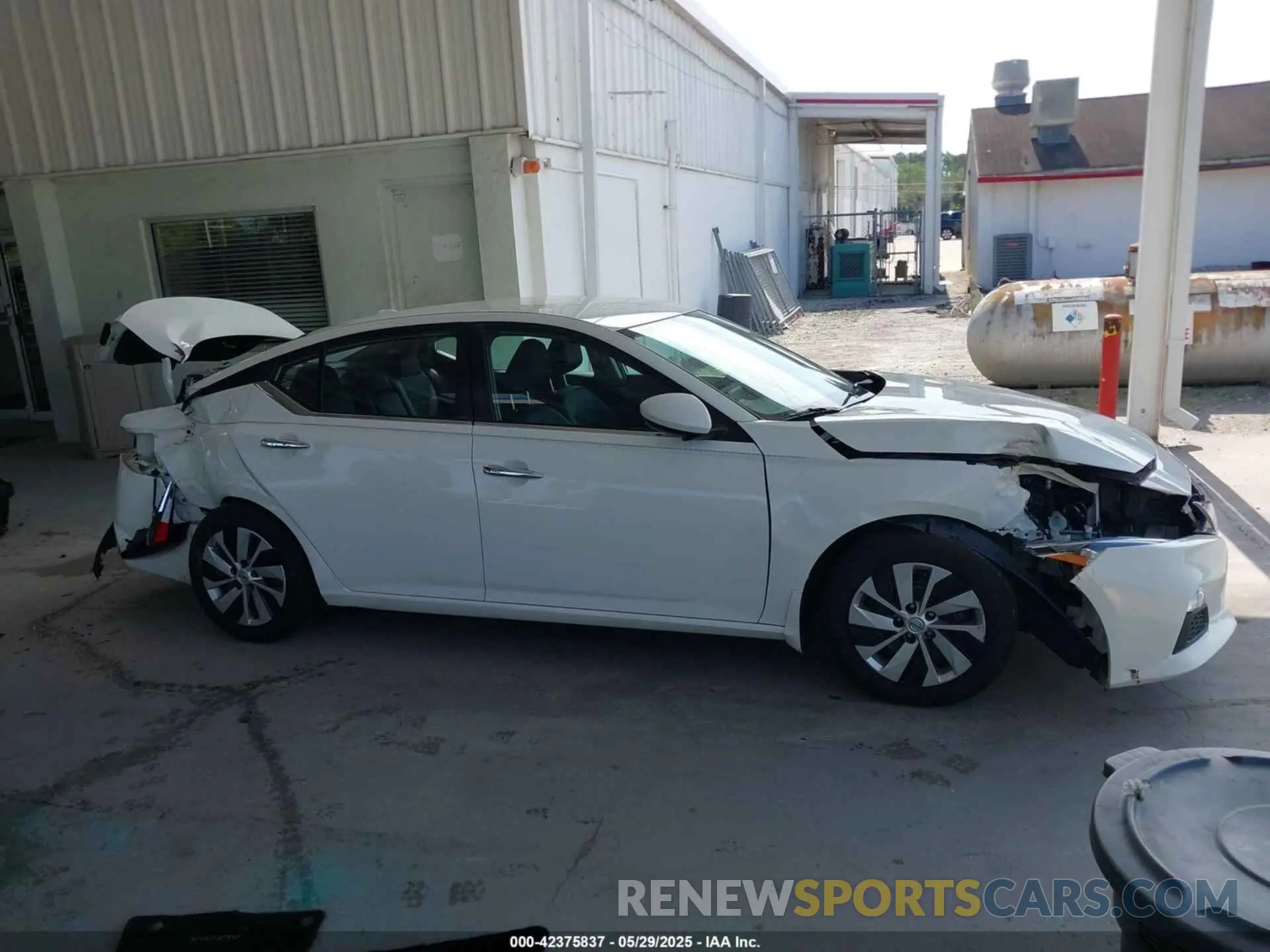 14 Photograph of a damaged car 1N4BL4BVXKC235657 NISSAN ALTIMA 2019