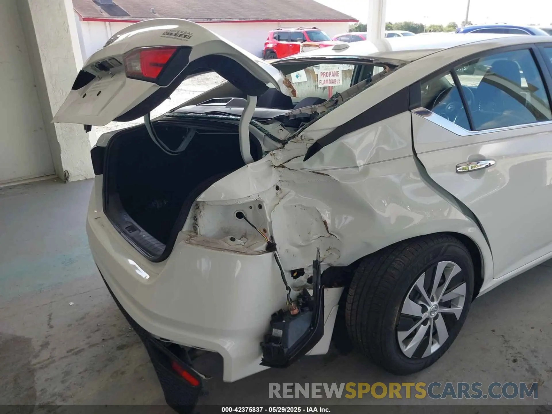 6 Photograph of a damaged car 1N4BL4BVXKC235657 NISSAN ALTIMA 2019