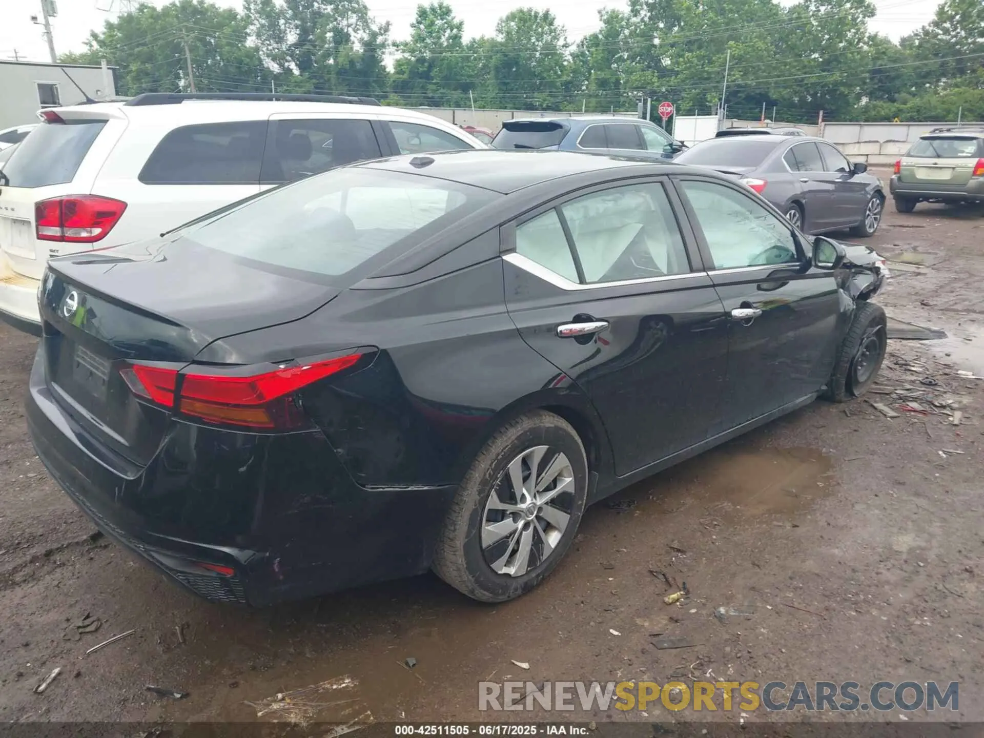 4 Photograph of a damaged car 1N4BL4BVXKC248697 NISSAN ALTIMA 2019