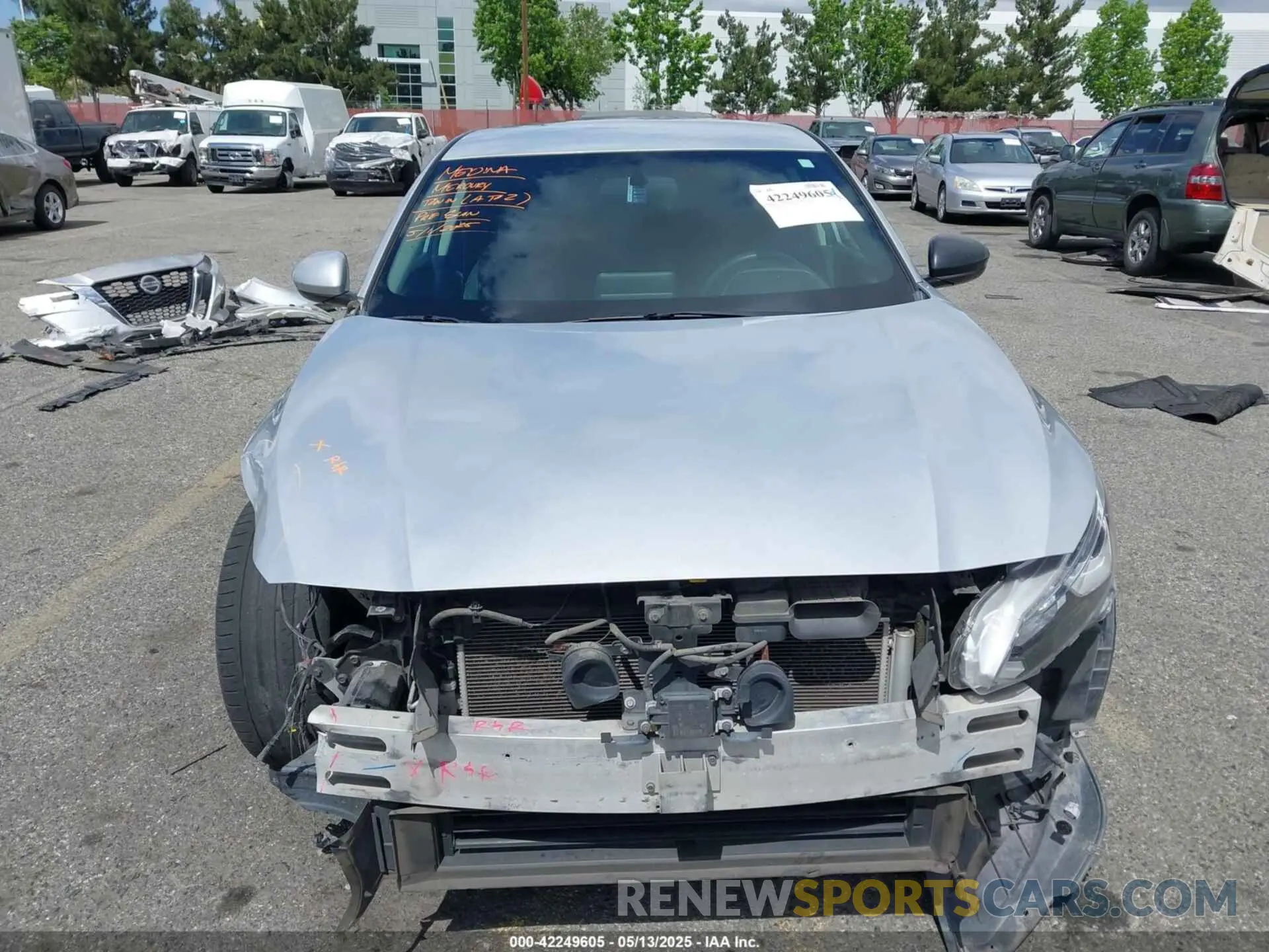 13 Photograph of a damaged car 1N4BL4BVXKN313732 NISSAN ALTIMA 2019