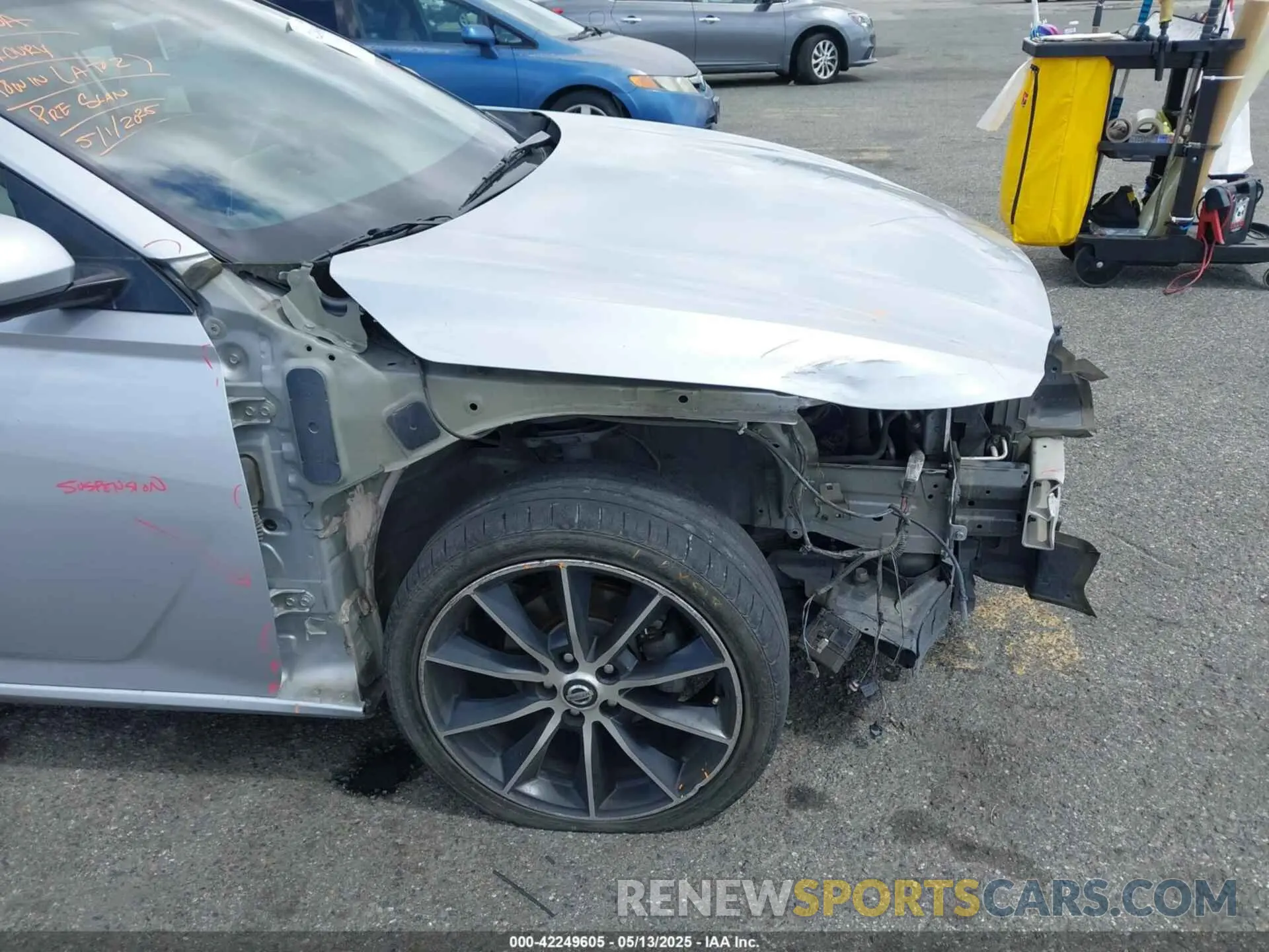 18 Photograph of a damaged car 1N4BL4BVXKN313732 NISSAN ALTIMA 2019