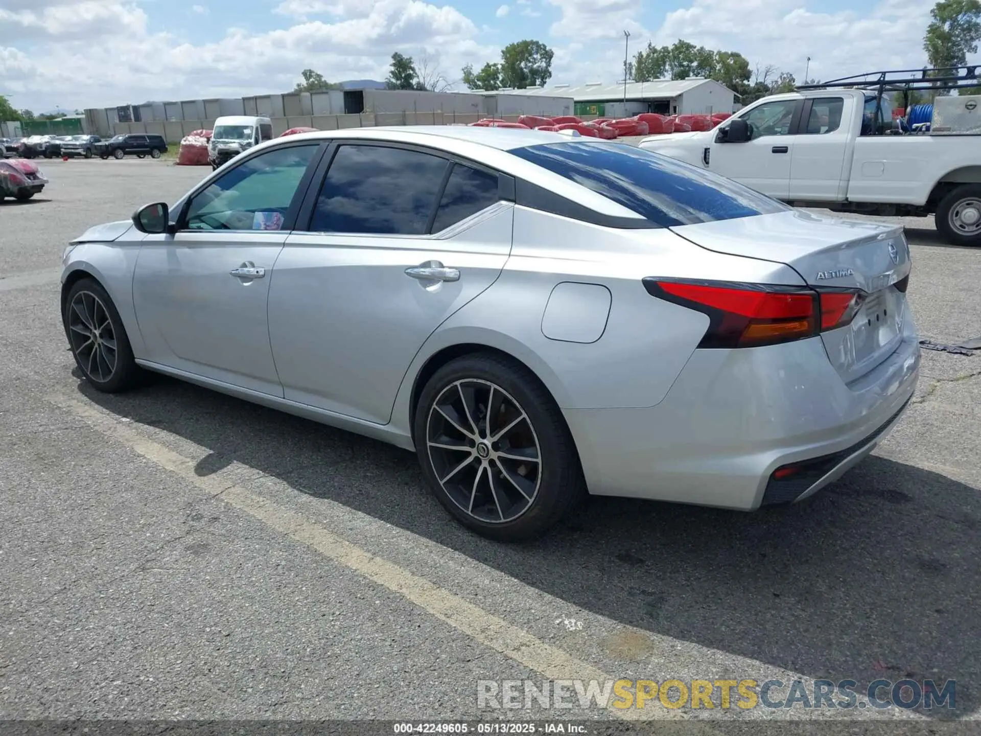 3 Photograph of a damaged car 1N4BL4BVXKN313732 NISSAN ALTIMA 2019