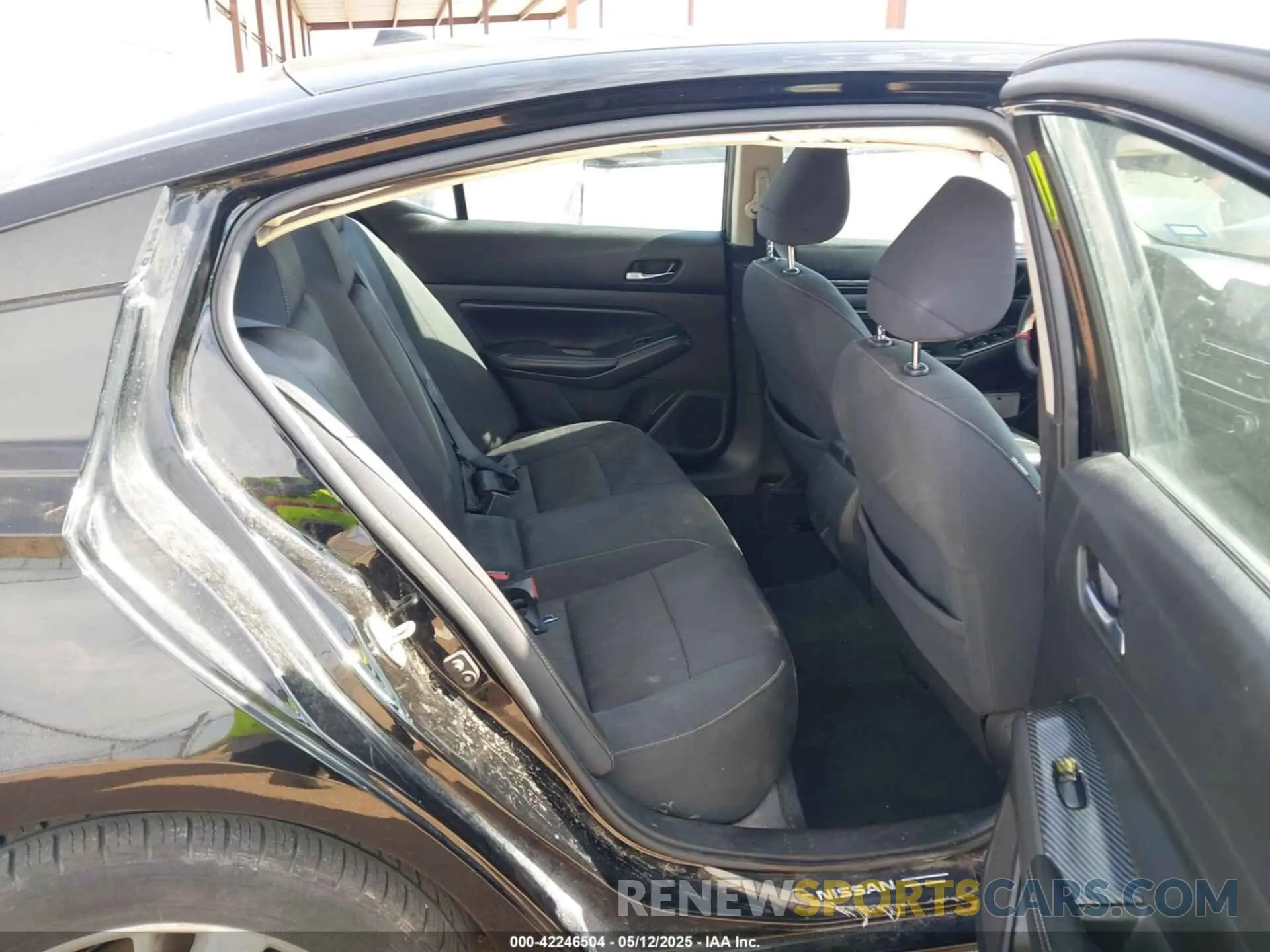 8 Photograph of a damaged car 1N4BL4BW1KC200661 NISSAN ALTIMA 2019