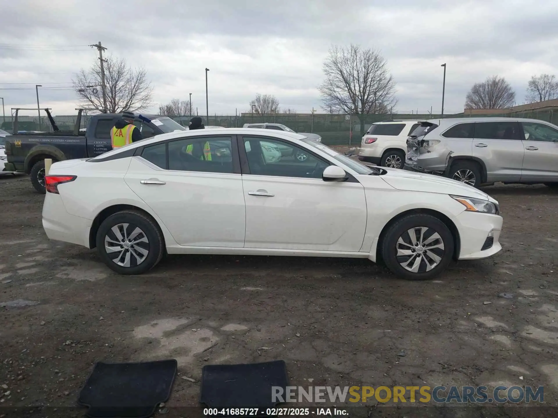 13 Photograph of a damaged car 1N4BL4BW2KC142303 NISSAN ALTIMA 2019