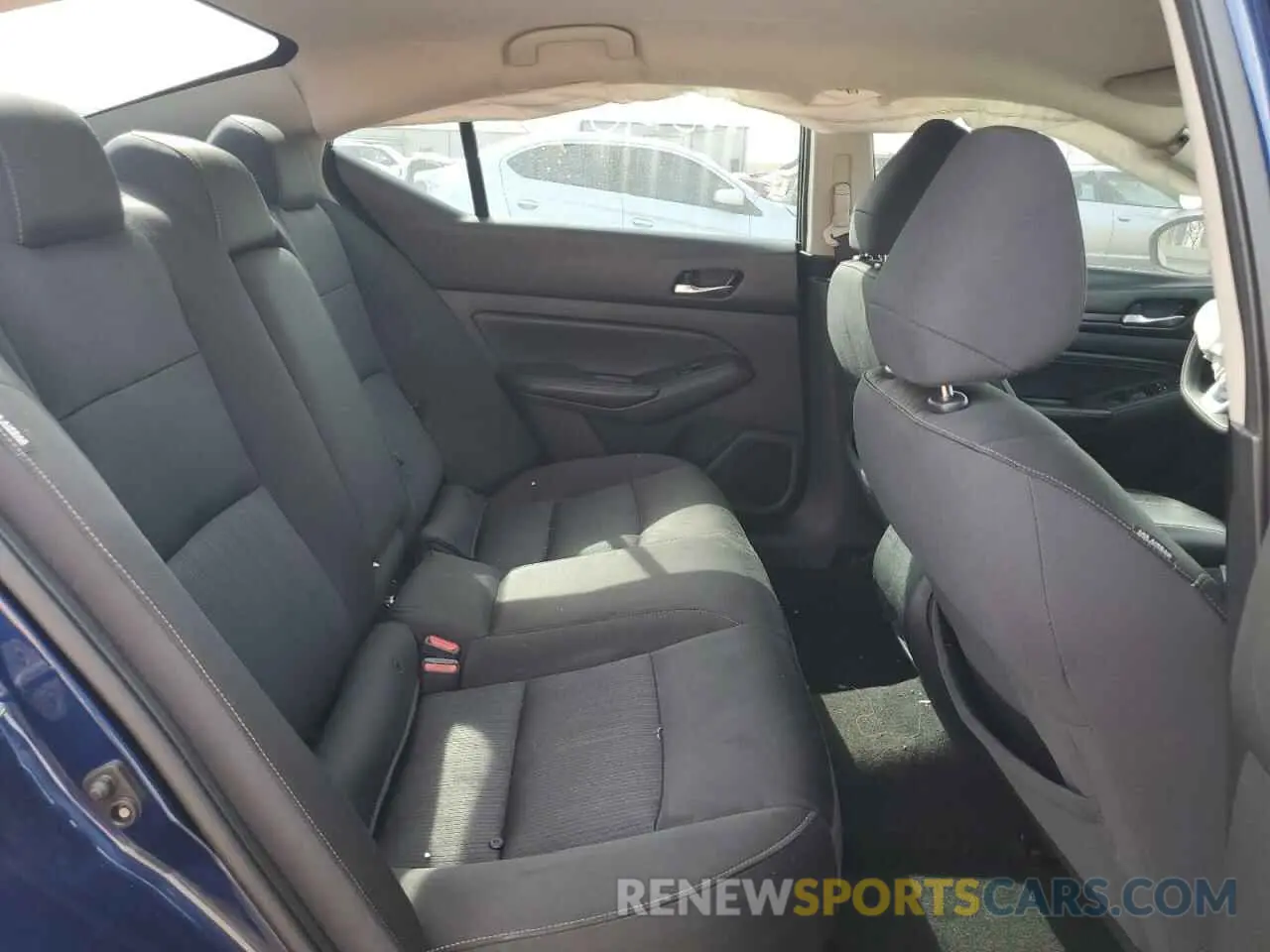 10 Photograph of a damaged car 1N4BL4BW2KC203679 NISSAN ALTIMA 2019