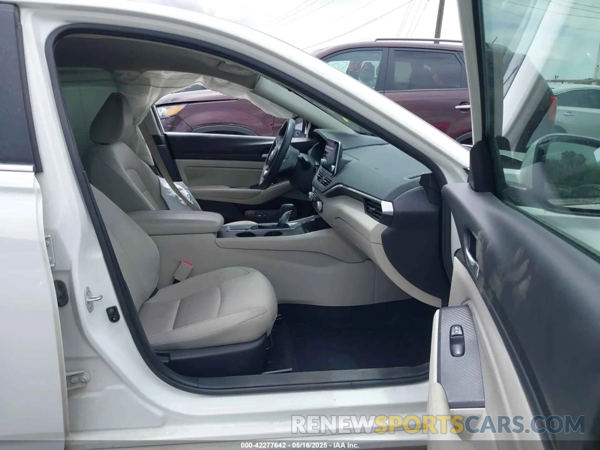 5 Photograph of a damaged car 1N4BL4BW2KN312342 NISSAN ALTIMA 2019