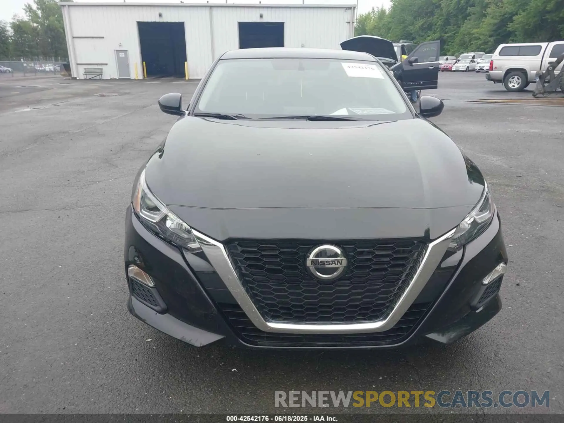 12 Photograph of a damaged car 1N4BL4BW3KC147770 NISSAN ALTIMA 2019
