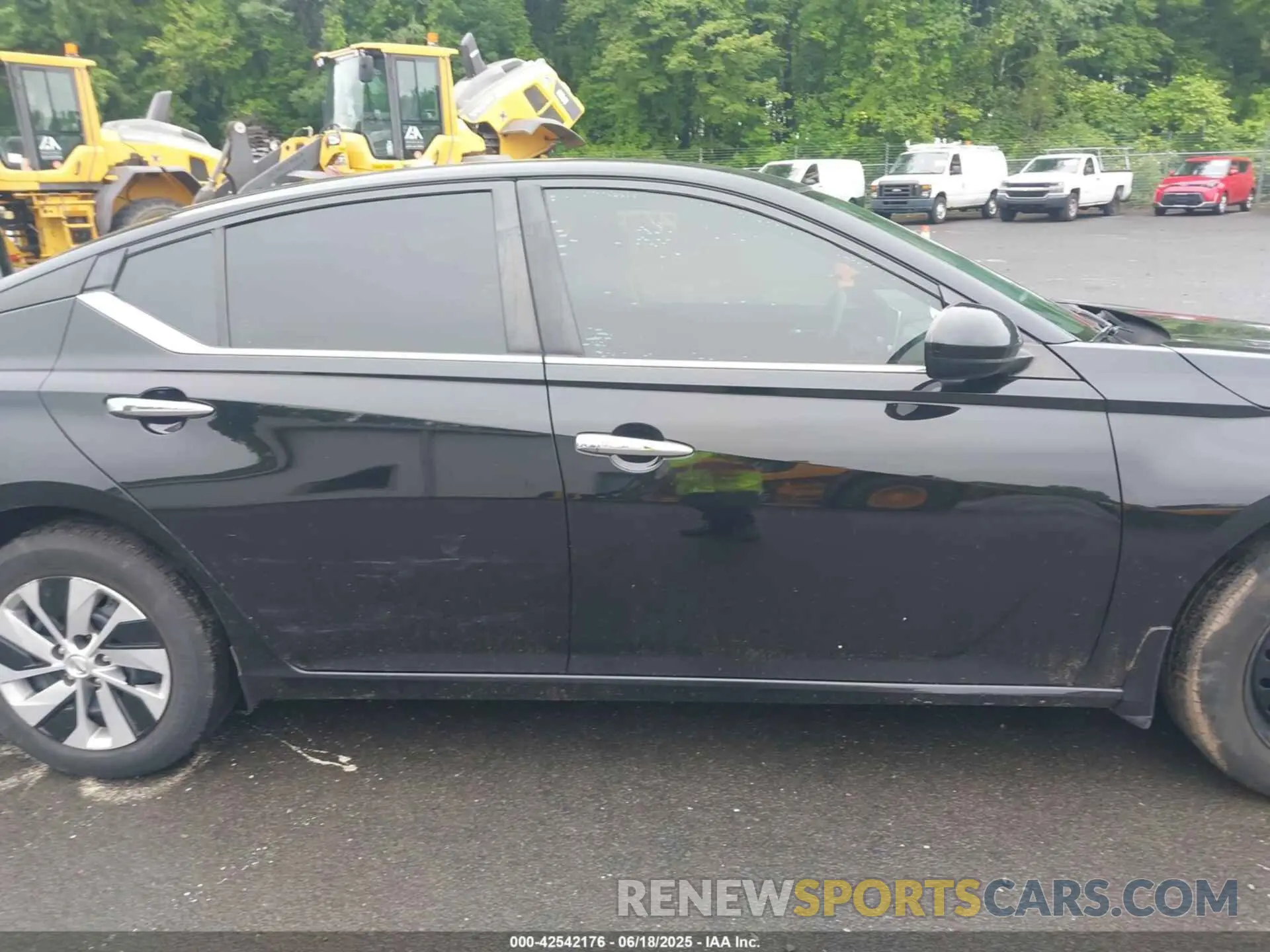13 Photograph of a damaged car 1N4BL4BW3KC147770 NISSAN ALTIMA 2019