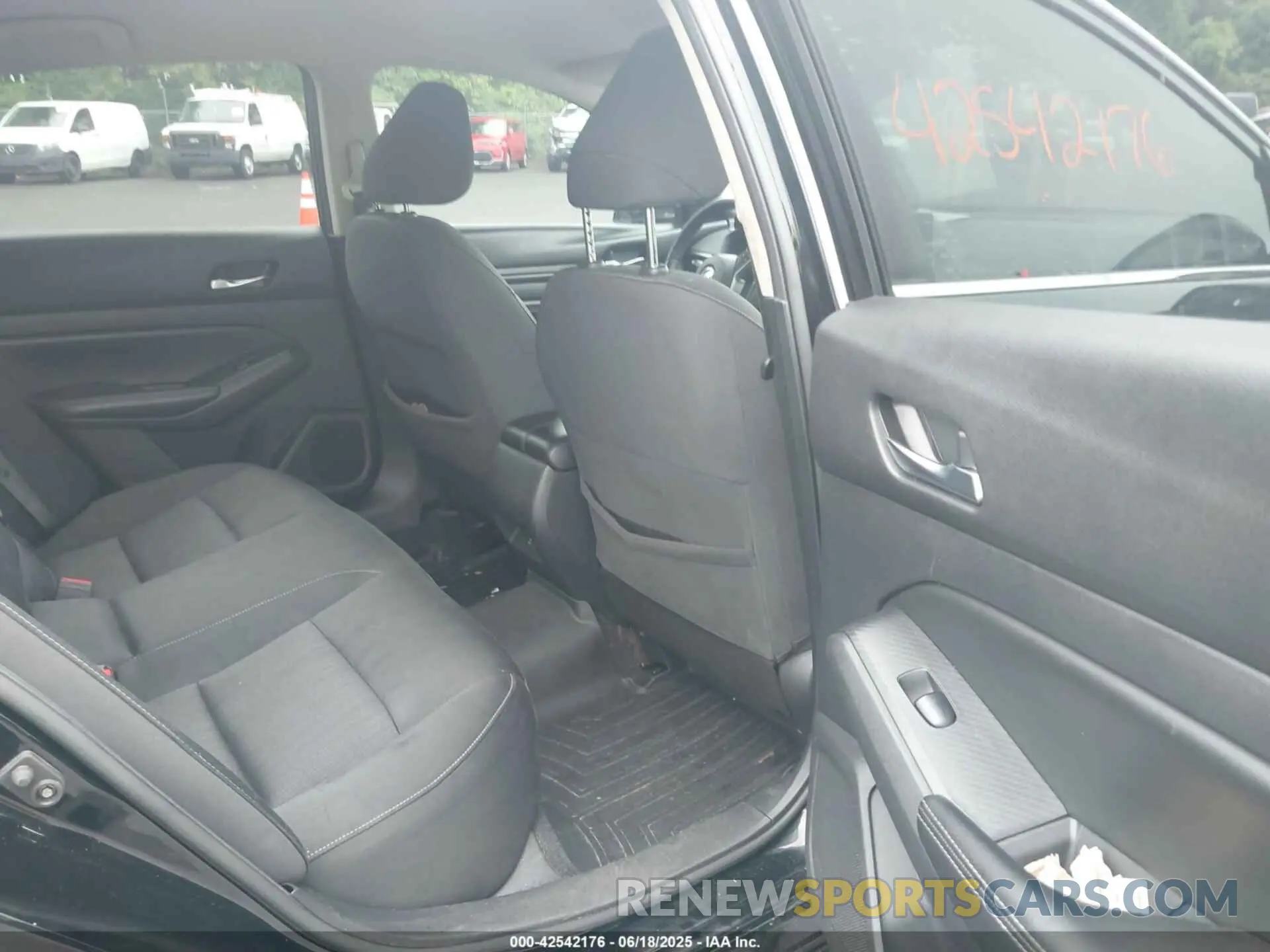 8 Photograph of a damaged car 1N4BL4BW3KC147770 NISSAN ALTIMA 2019