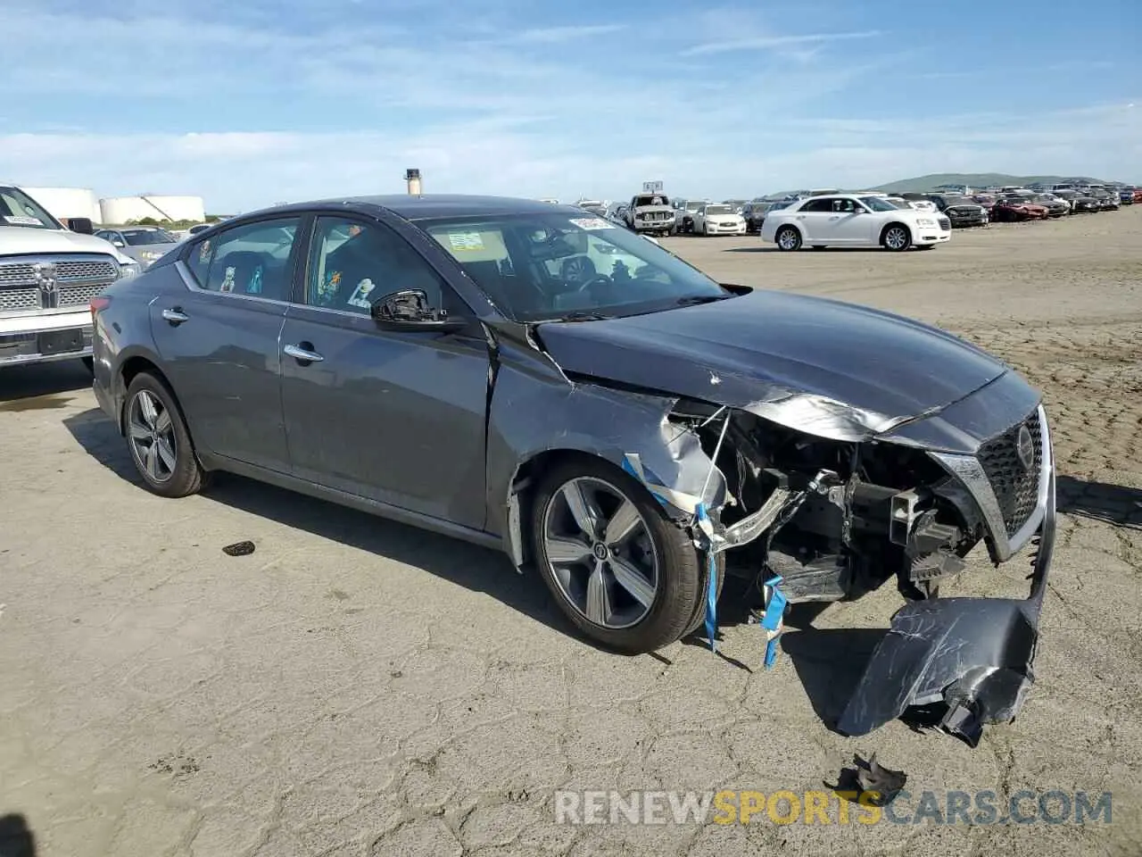 4 Photograph of a damaged car 1N4BL4BW3KC169722 NISSAN ALTIMA 2019