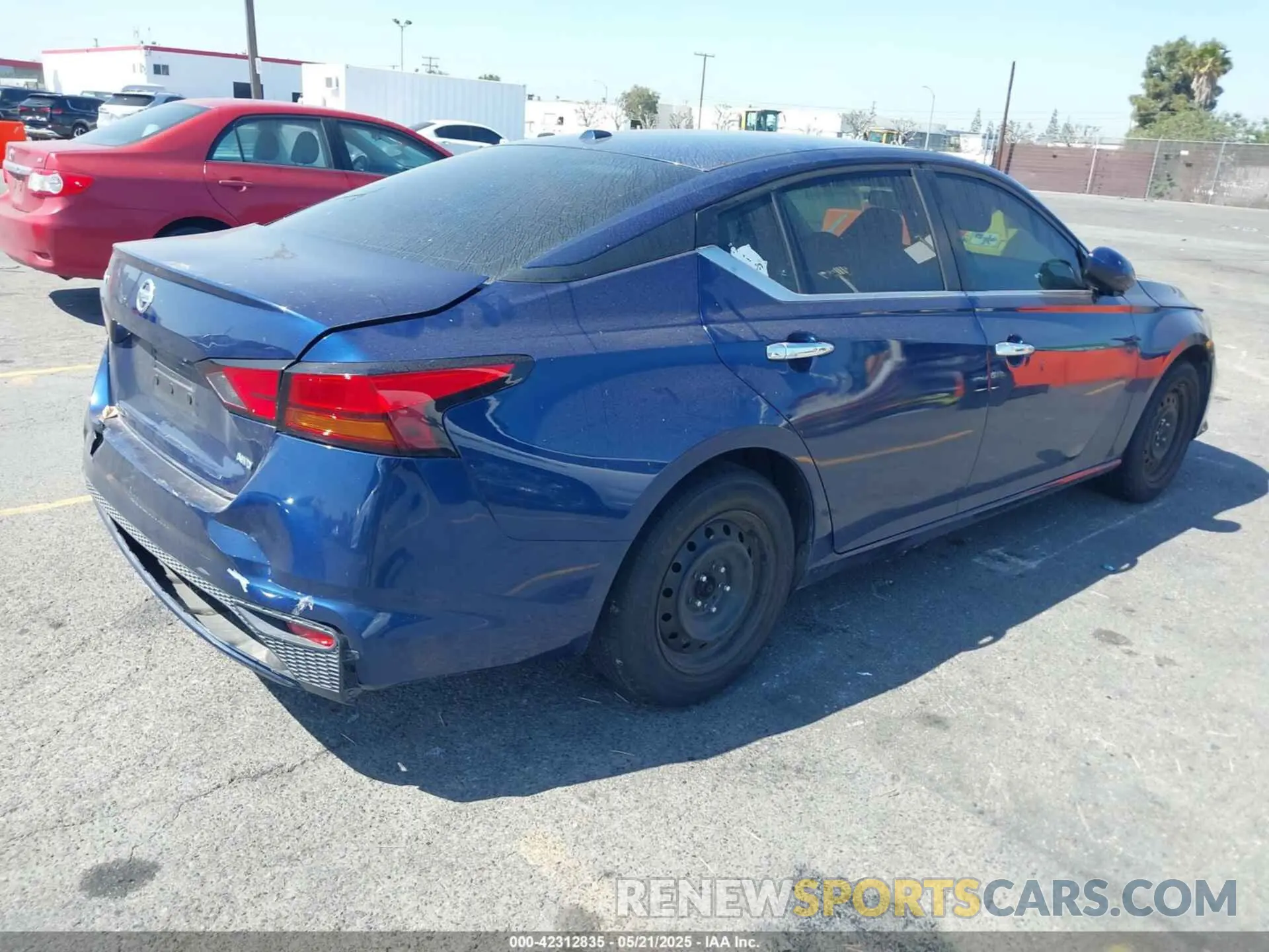 4 Photograph of a damaged car 1N4BL4BW4KC153576 NISSAN ALTIMA 2019