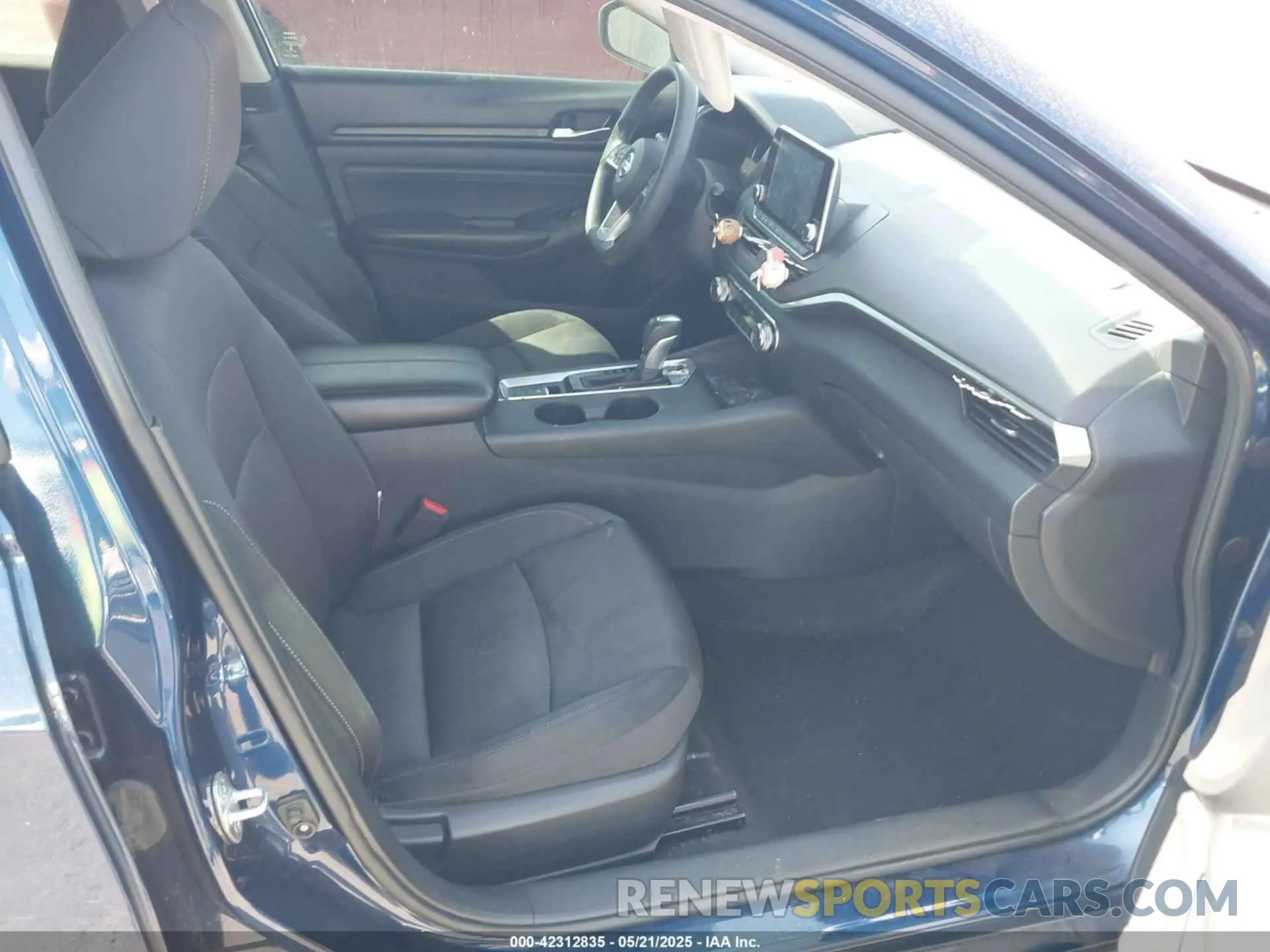 5 Photograph of a damaged car 1N4BL4BW4KC153576 NISSAN ALTIMA 2019