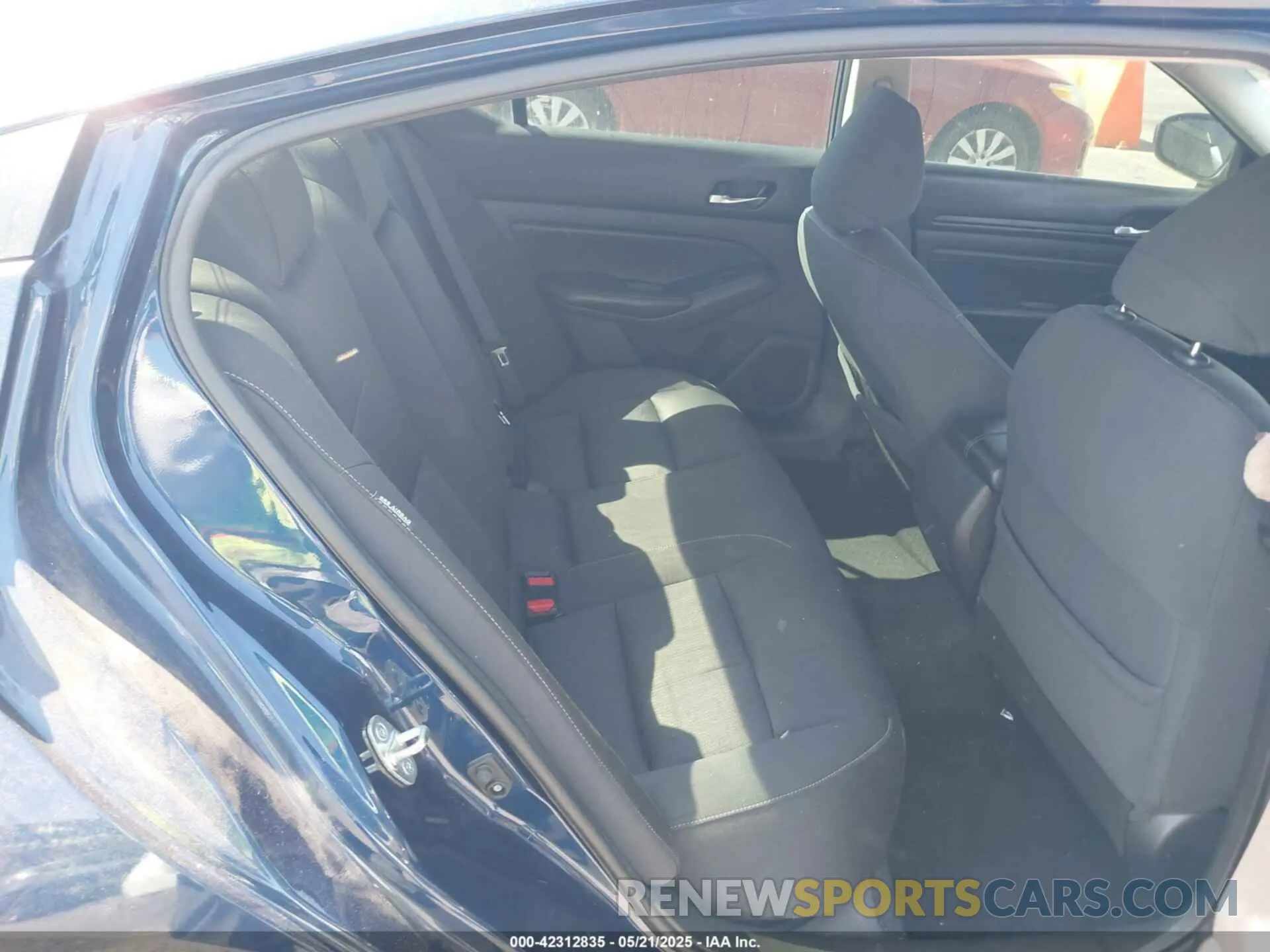 8 Photograph of a damaged car 1N4BL4BW4KC153576 NISSAN ALTIMA 2019