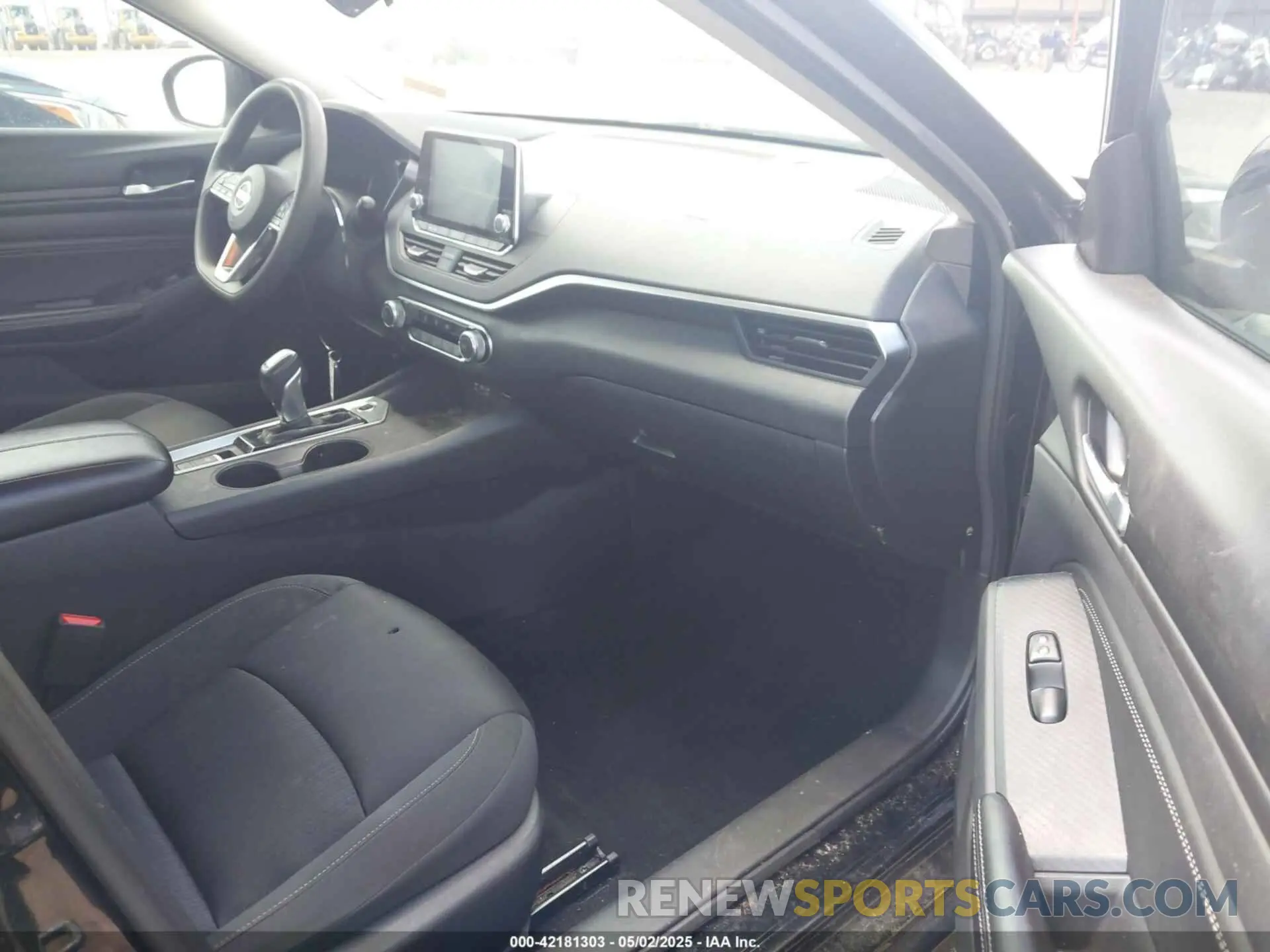 5 Photograph of a damaged car 1N4BL4BW4KC208933 NISSAN ALTIMA 2019