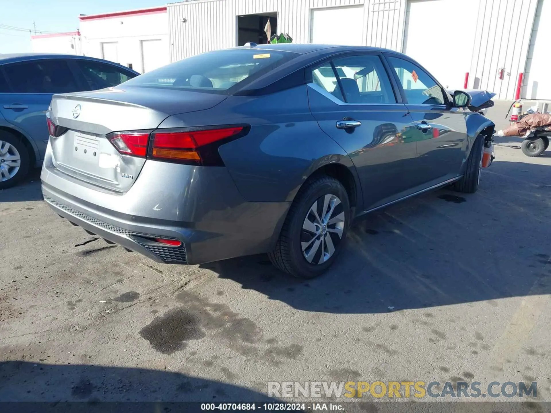 4 Photograph of a damaged car 1N4BL4BW4KN327179 NISSAN ALTIMA 2019