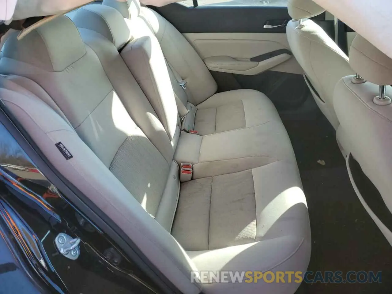 10 Photograph of a damaged car 1N4BL4BW8KN325564 NISSAN ALTIMA 2019