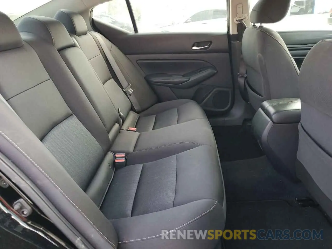 10 Photograph of a damaged car 1N4BL4BW9KC257822 NISSAN ALTIMA 2019