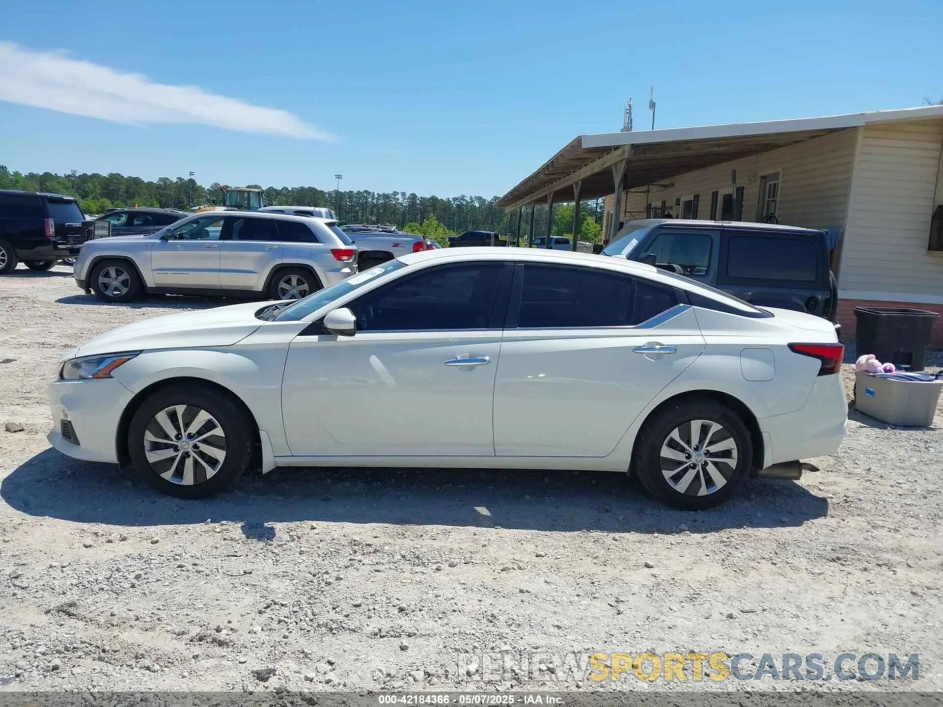 14 Photograph of a damaged car 1N4BL4BWXKC217975 NISSAN ALTIMA 2019