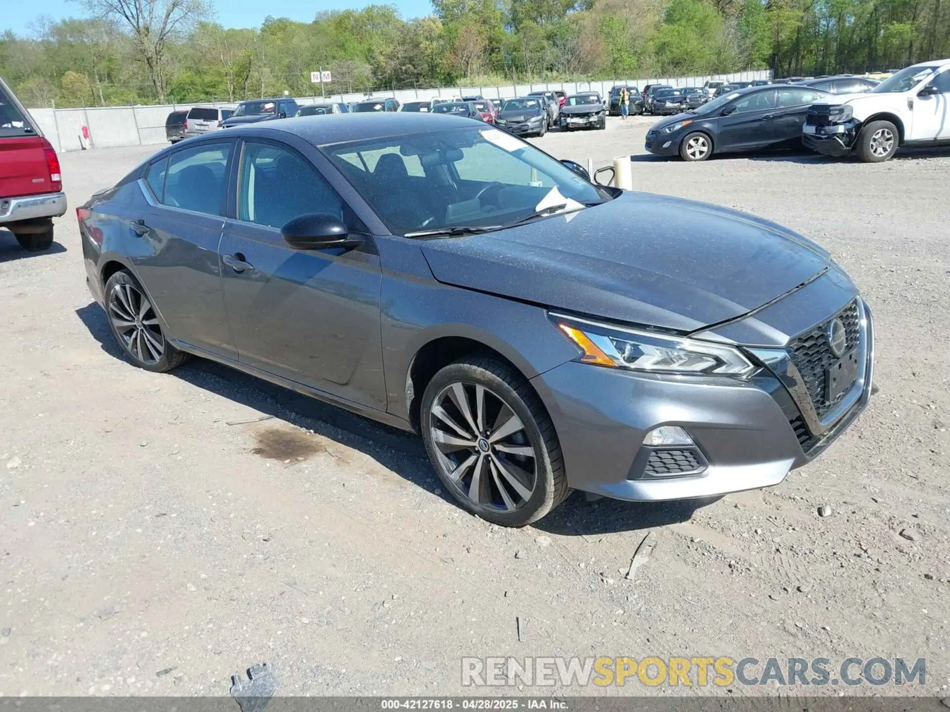1 Photograph of a damaged car 1N4BL4CV0KC113145 NISSAN ALTIMA 2019