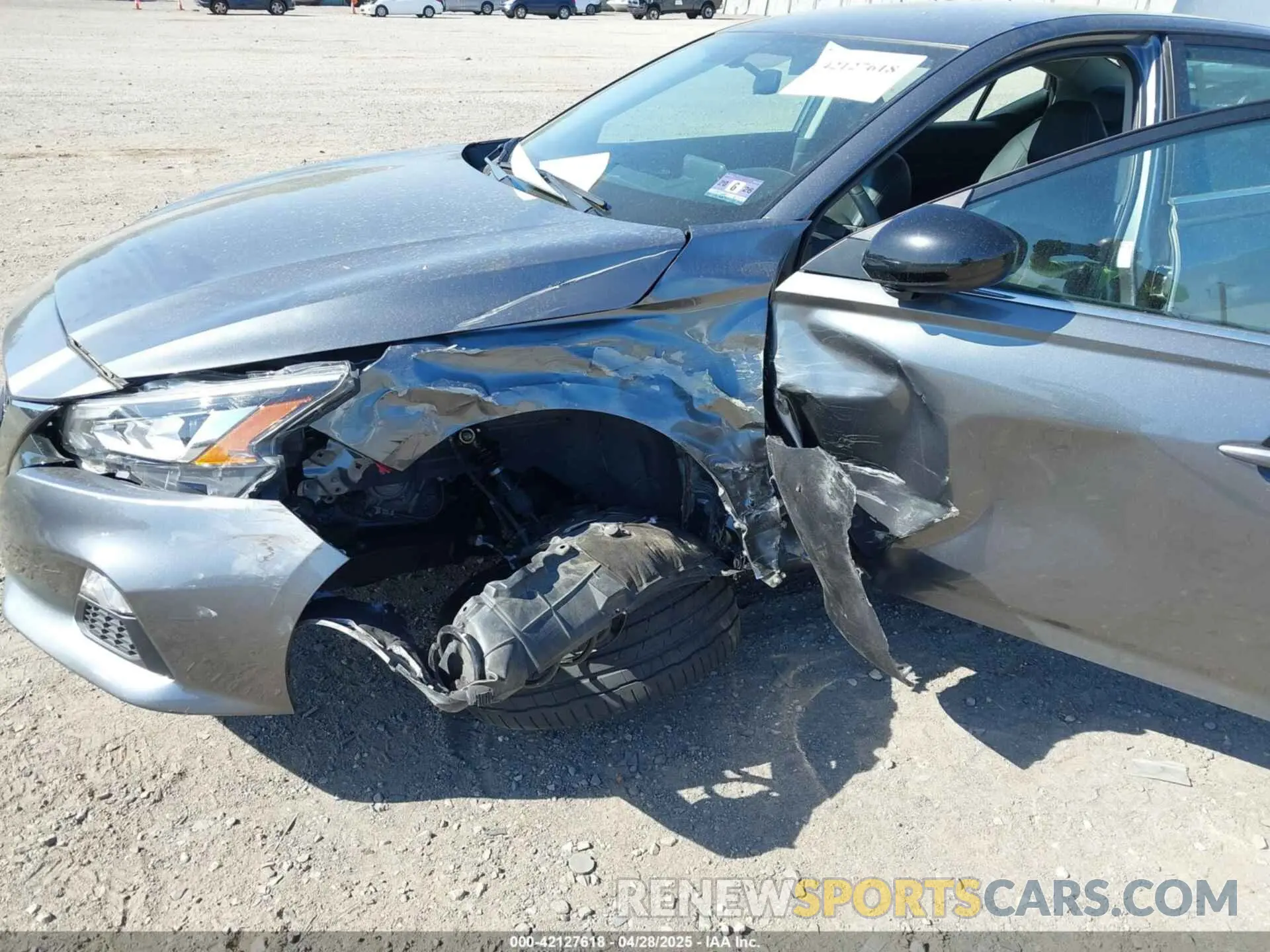 6 Photograph of a damaged car 1N4BL4CV0KC113145 NISSAN ALTIMA 2019